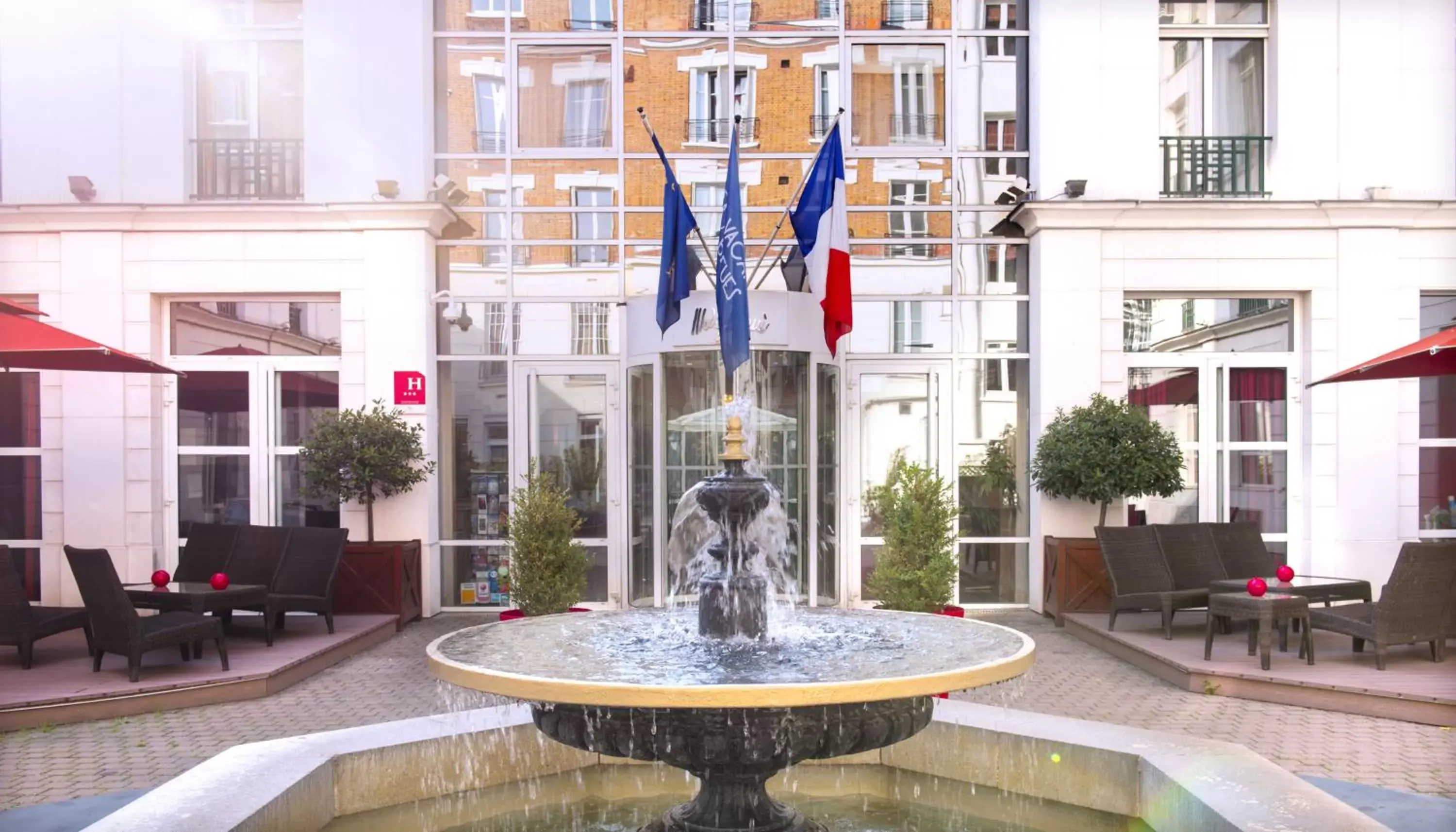 Facade/entrance, Property Building in Hotel Vacances Bleues Villa Modigliani