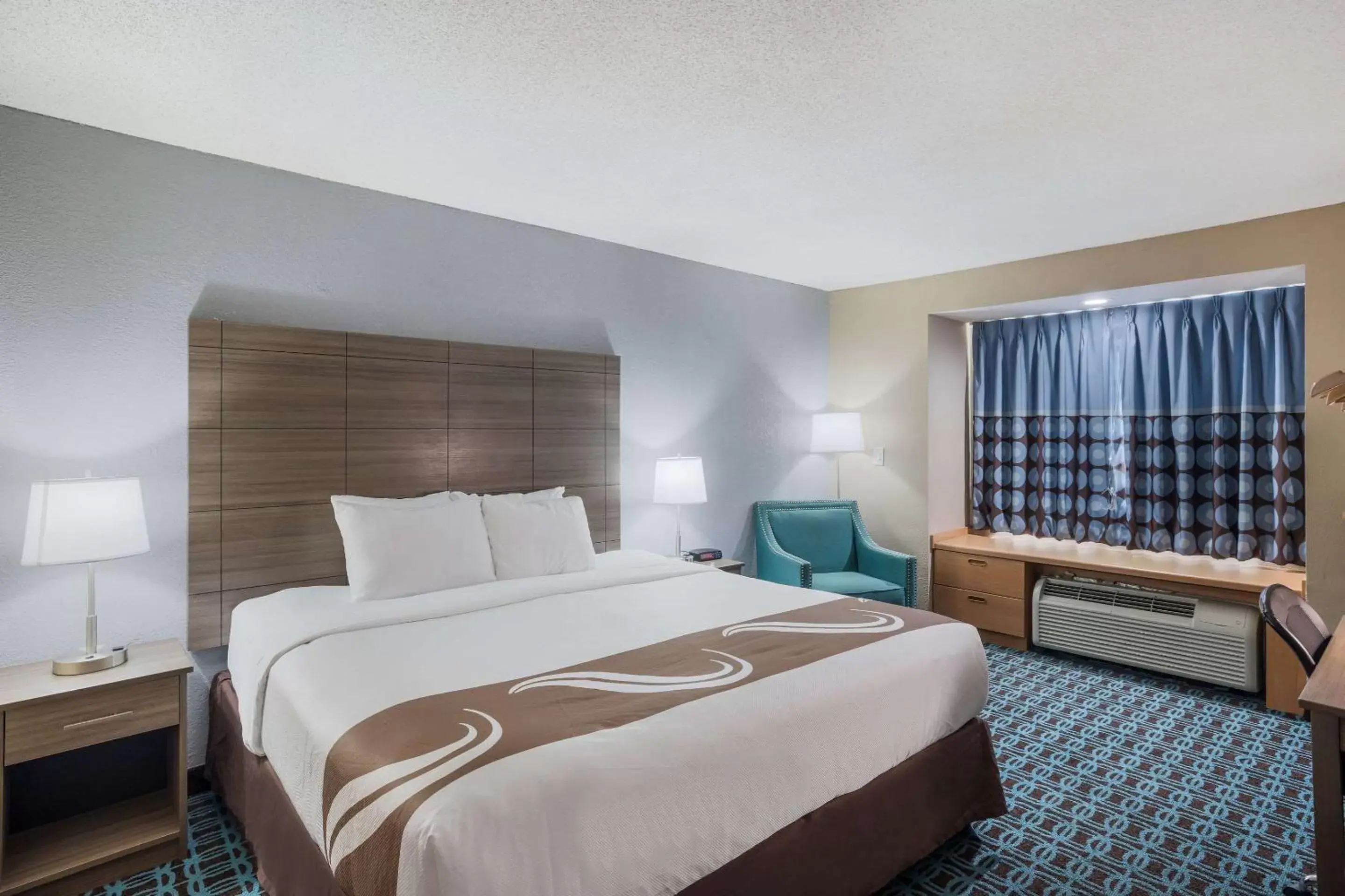 Photo of the whole room, Bed in Quality Inn & Suites Blue Springs - Kansas City