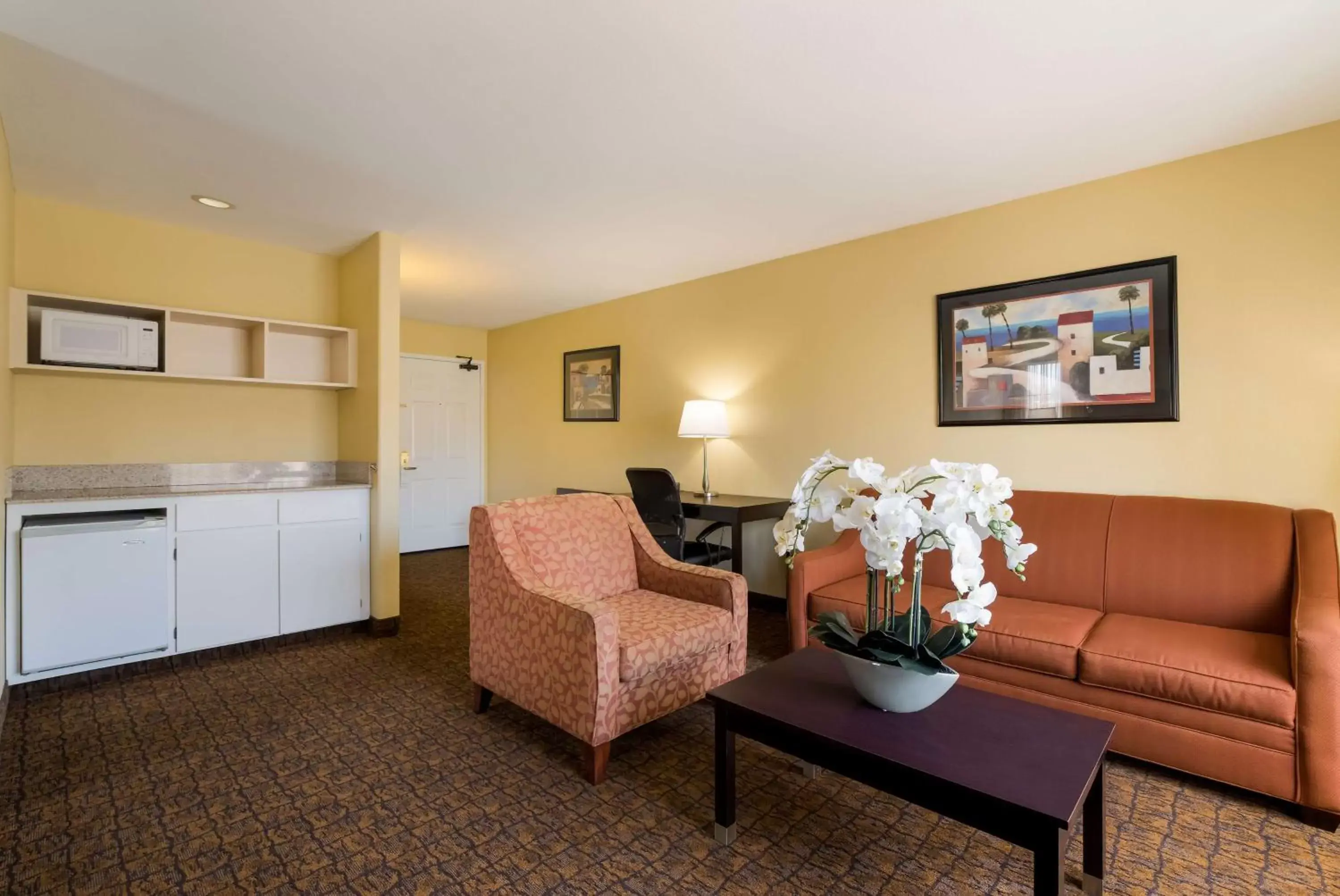 Bedroom, Seating Area in Best Western Escondido Hotel