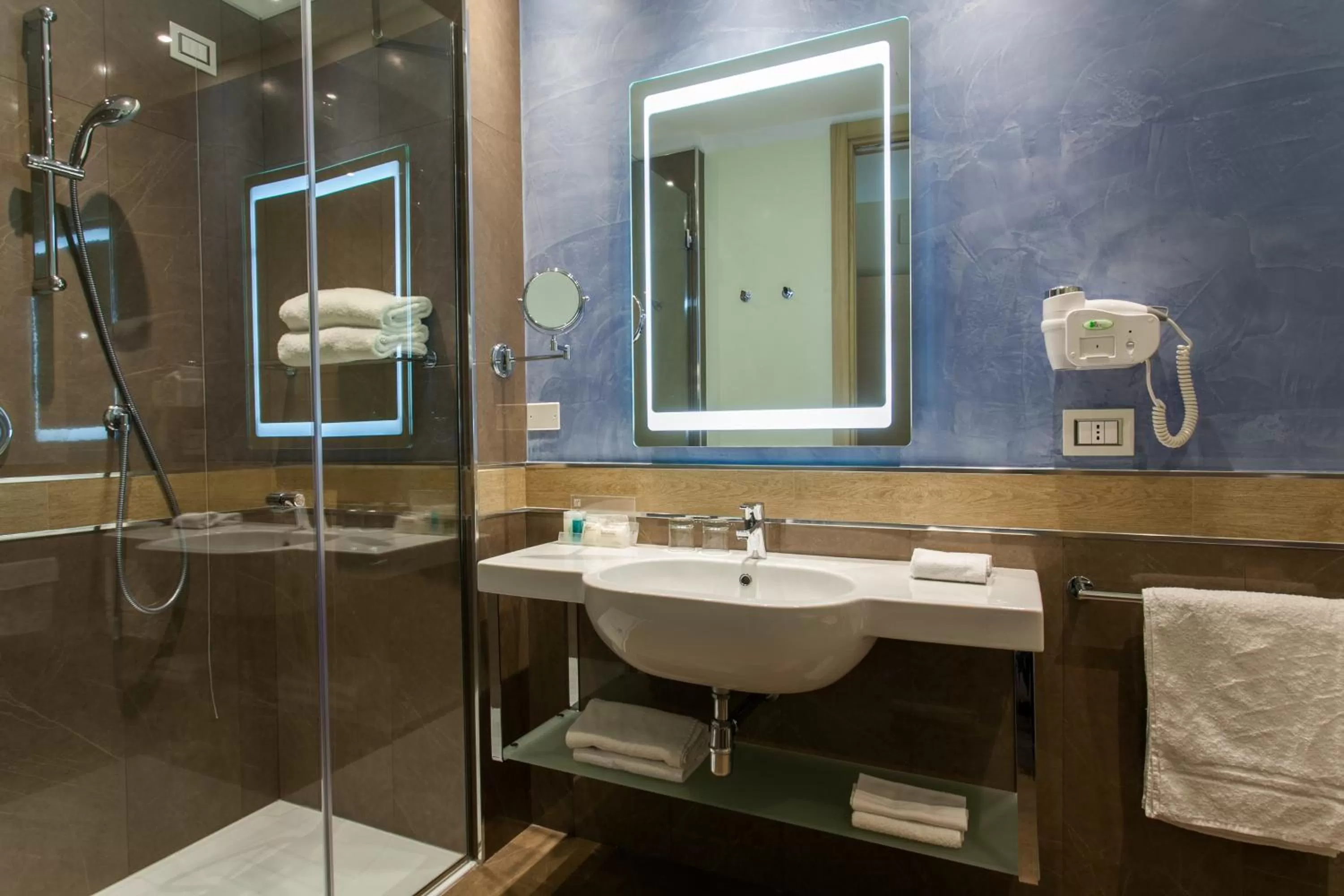 Bathroom in Hotel Imperiale Rimini & SPA