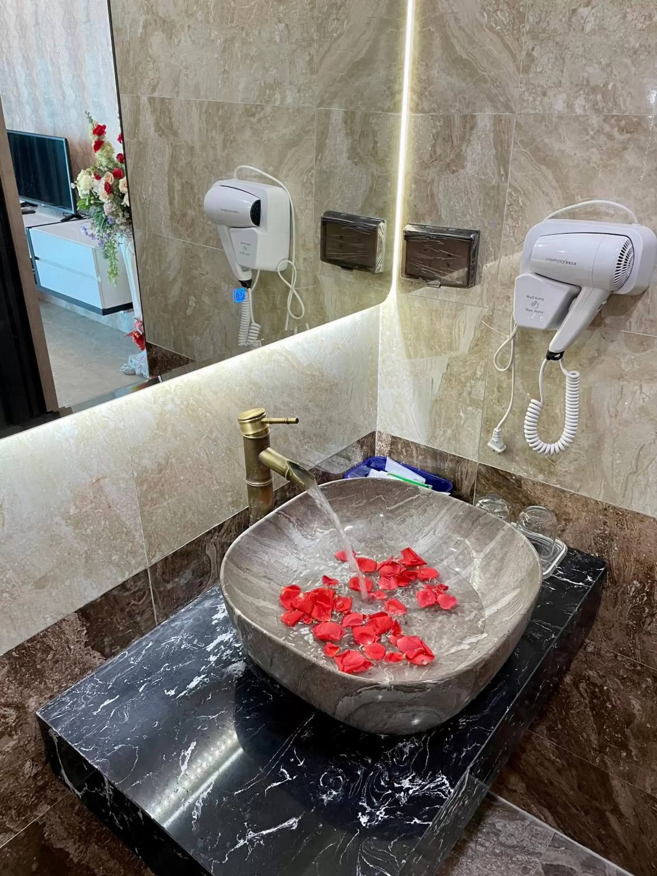 Bathroom in The Royal Hotel Near West Lake