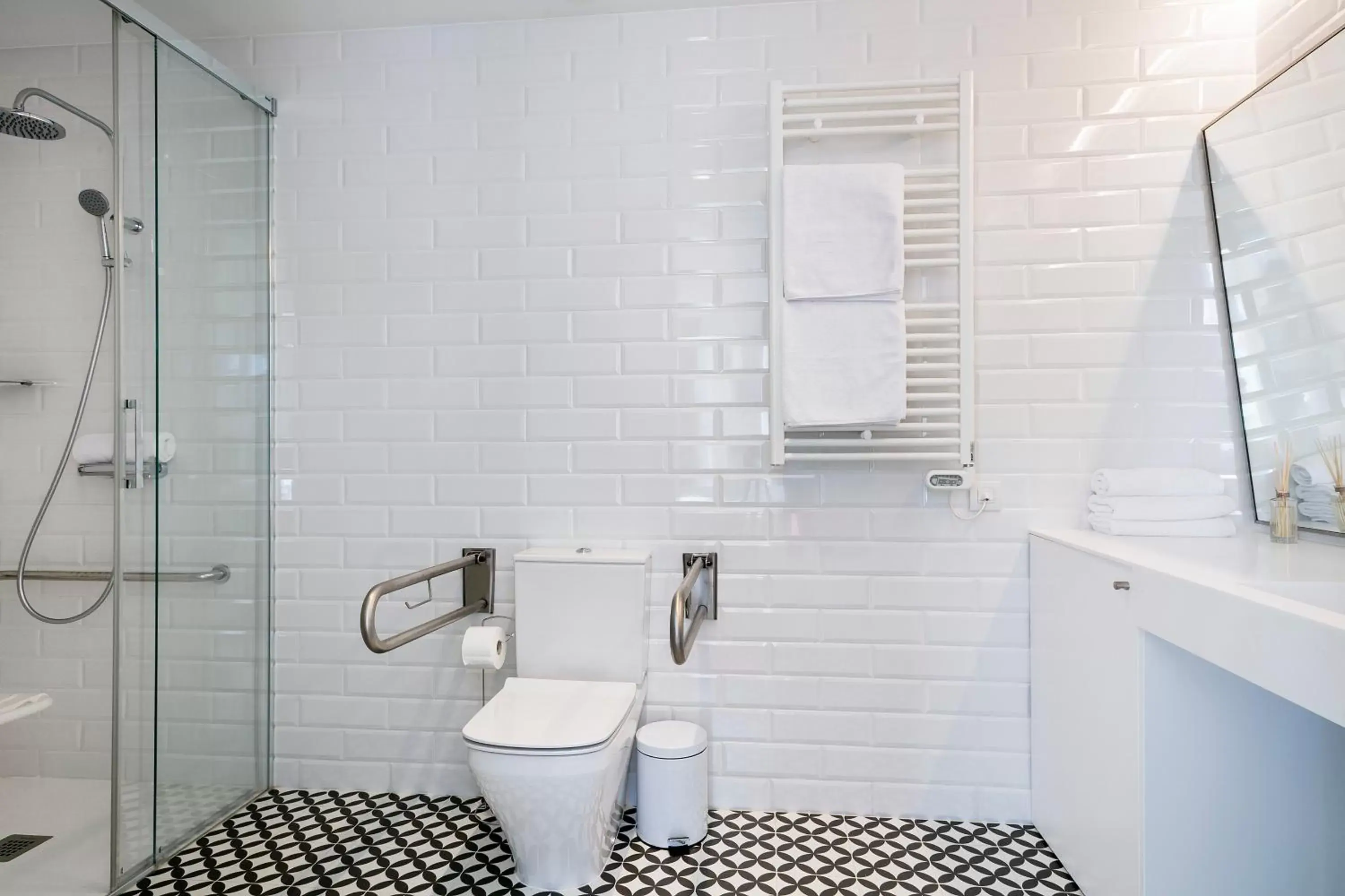 Toilet, Bathroom in Murmuri Residence Mercader
