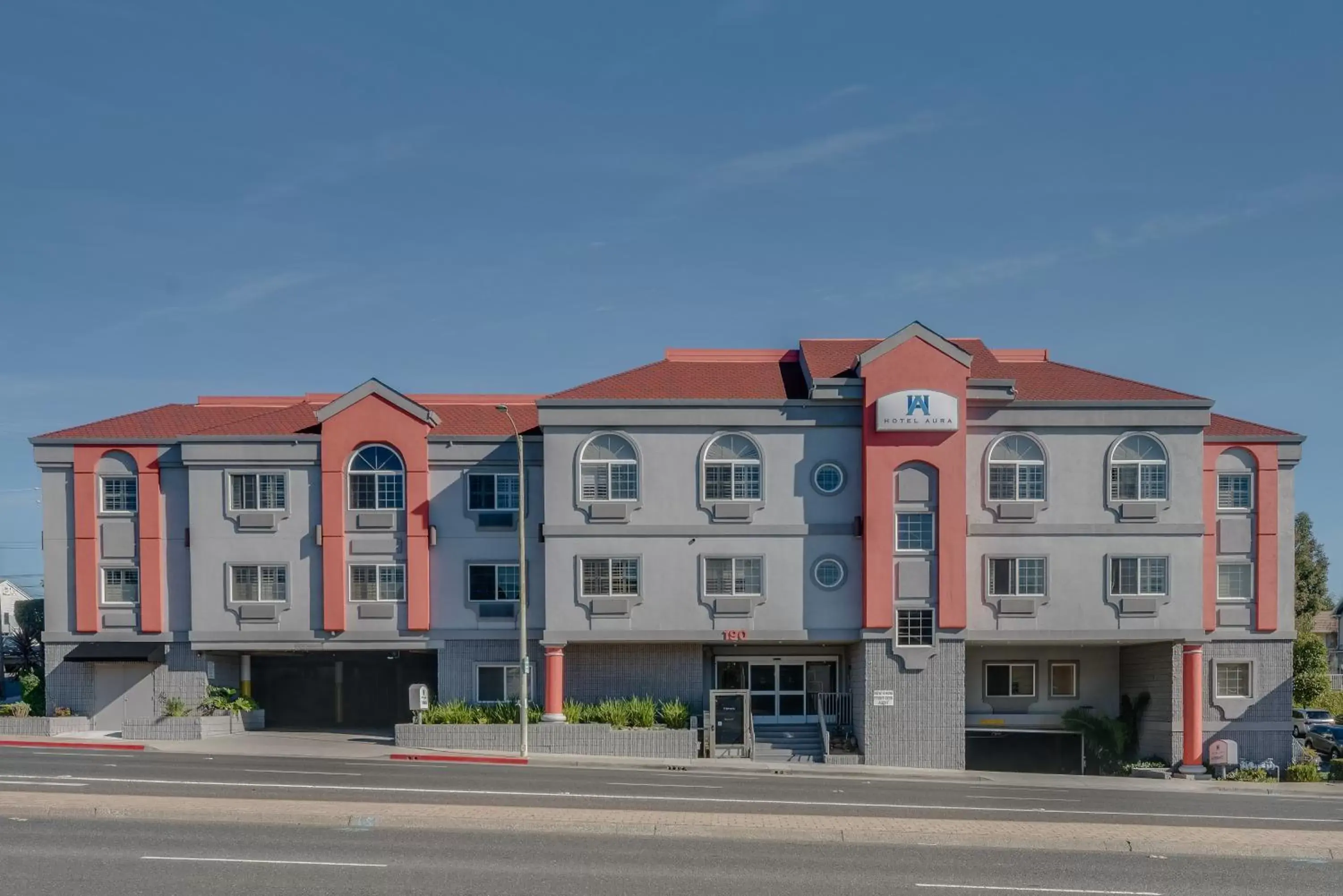 Facade/entrance, Property Building in Hotel Aura SFO Airport