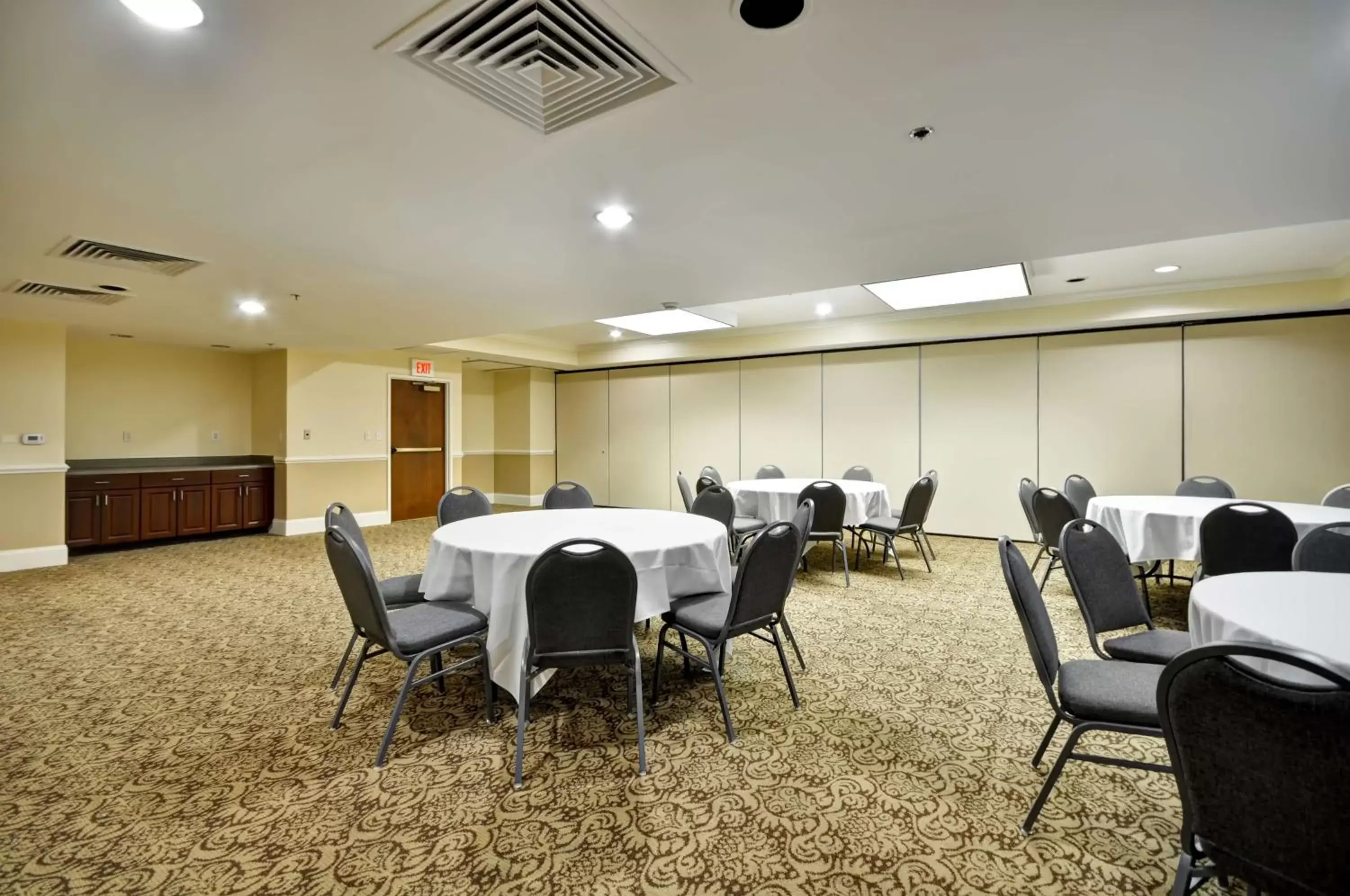 Meeting/conference room in Hampton Inn & Suites Charleston-West Ashley