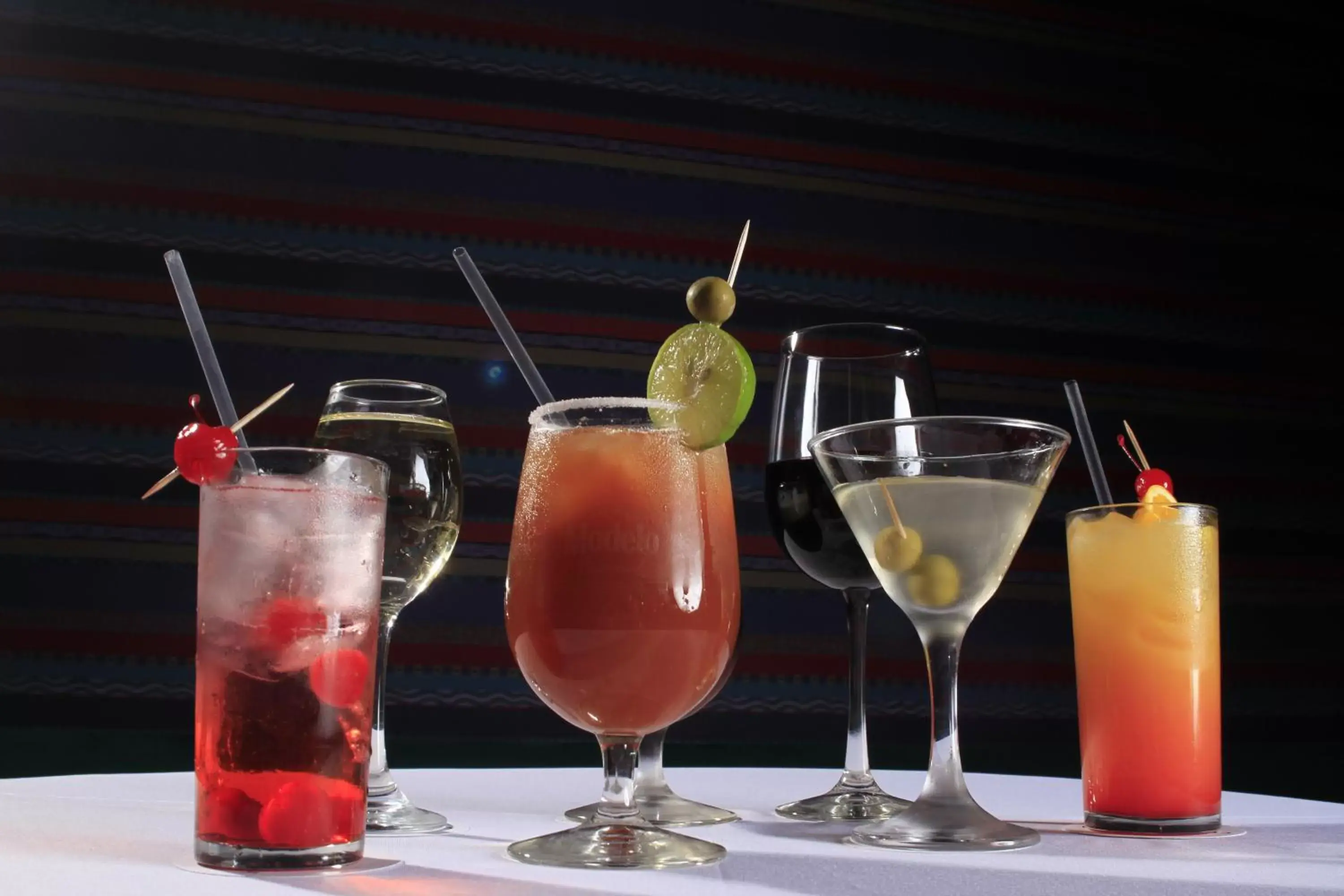 Lounge or bar, Drinks in Crowne Plaza Monterrey Aeropuerto, an IHG Hotel