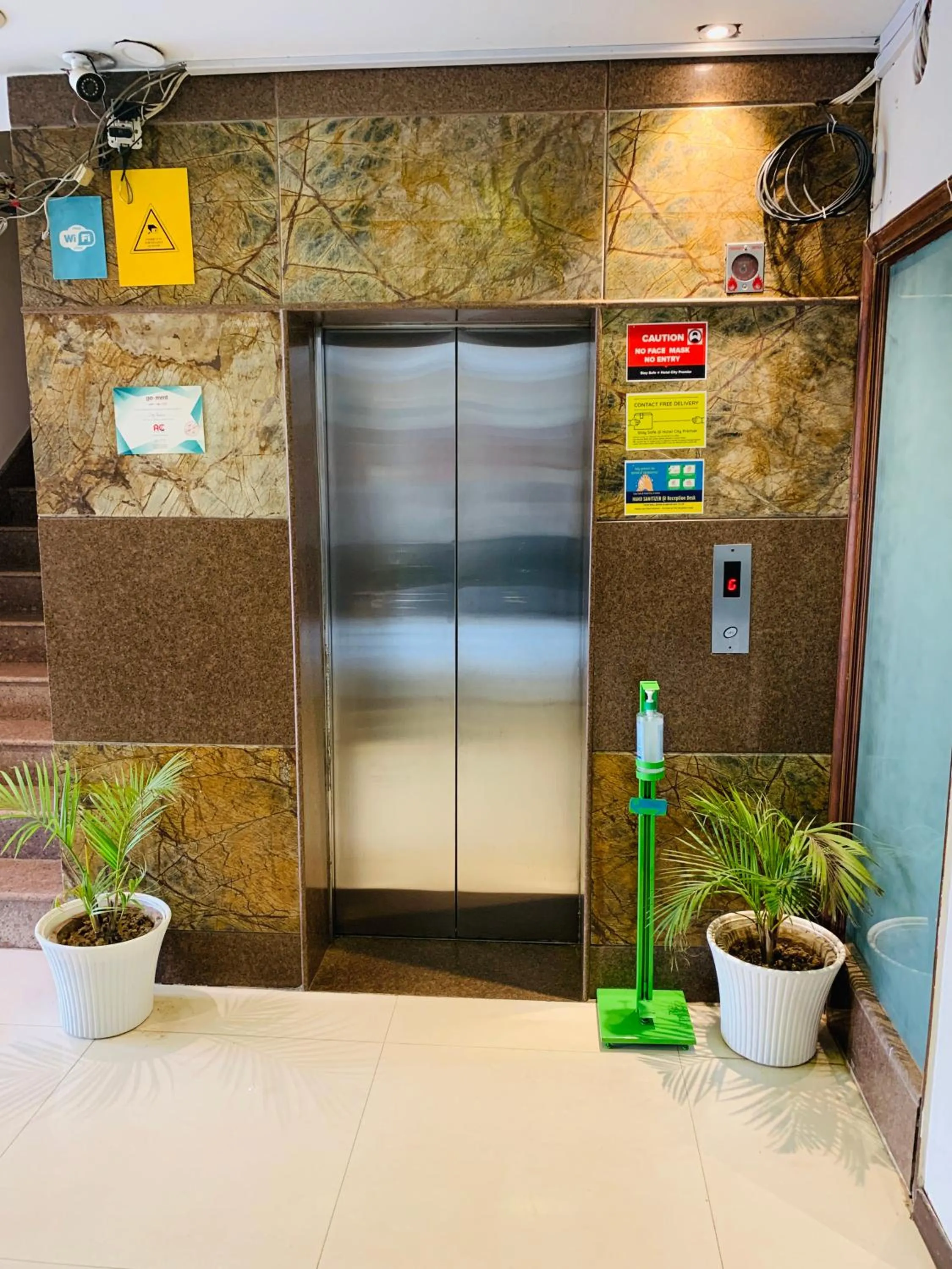 Area and facilities in Hotel City Premier - Near Galleria Market , Super Mart-1 DLF Gurgaon