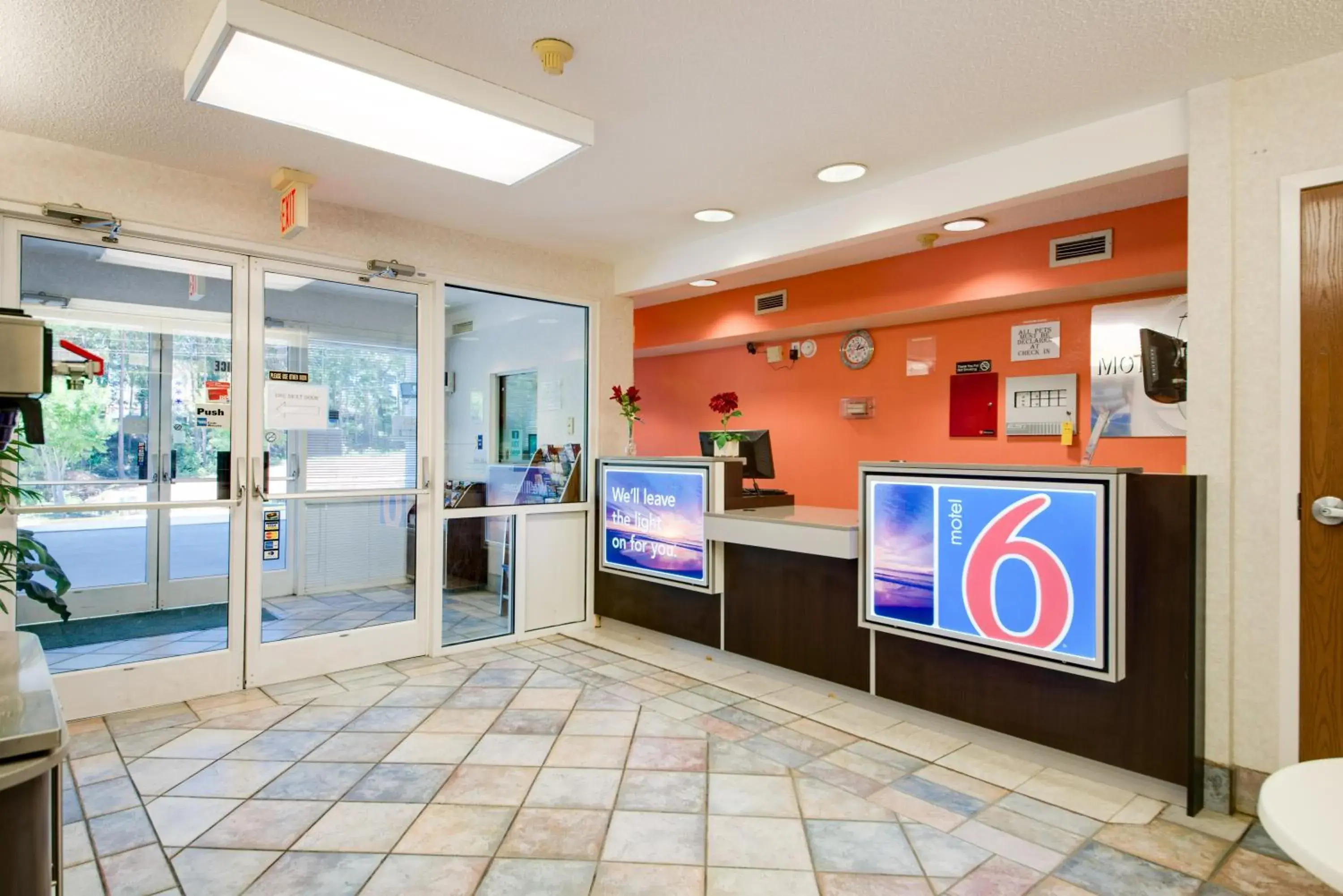 Lobby or reception in Motel 6-Statesville, NC Lobby or reception in Motel 6-Statesville, NC