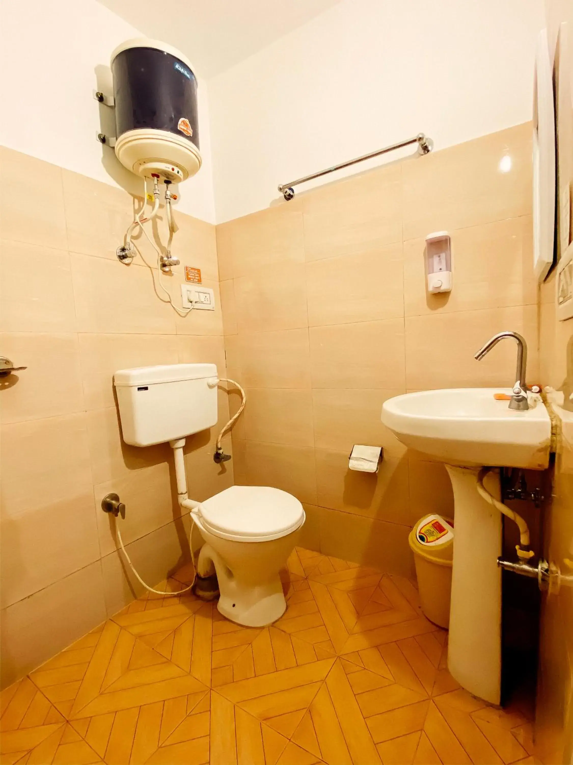 Bathroom in Backpackers Headquarter Manali