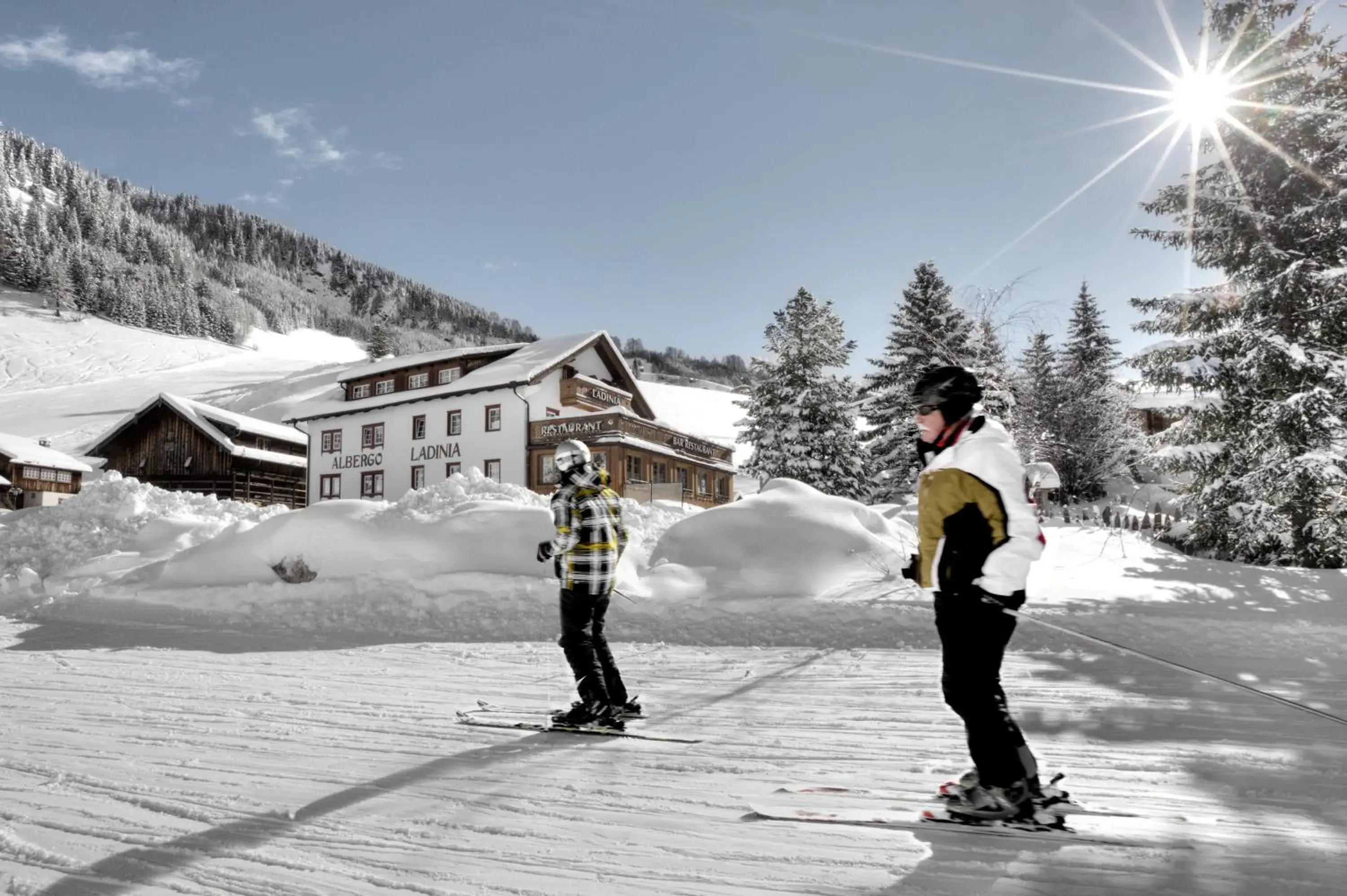 Skiing, Winter in Berghotel Ladinia