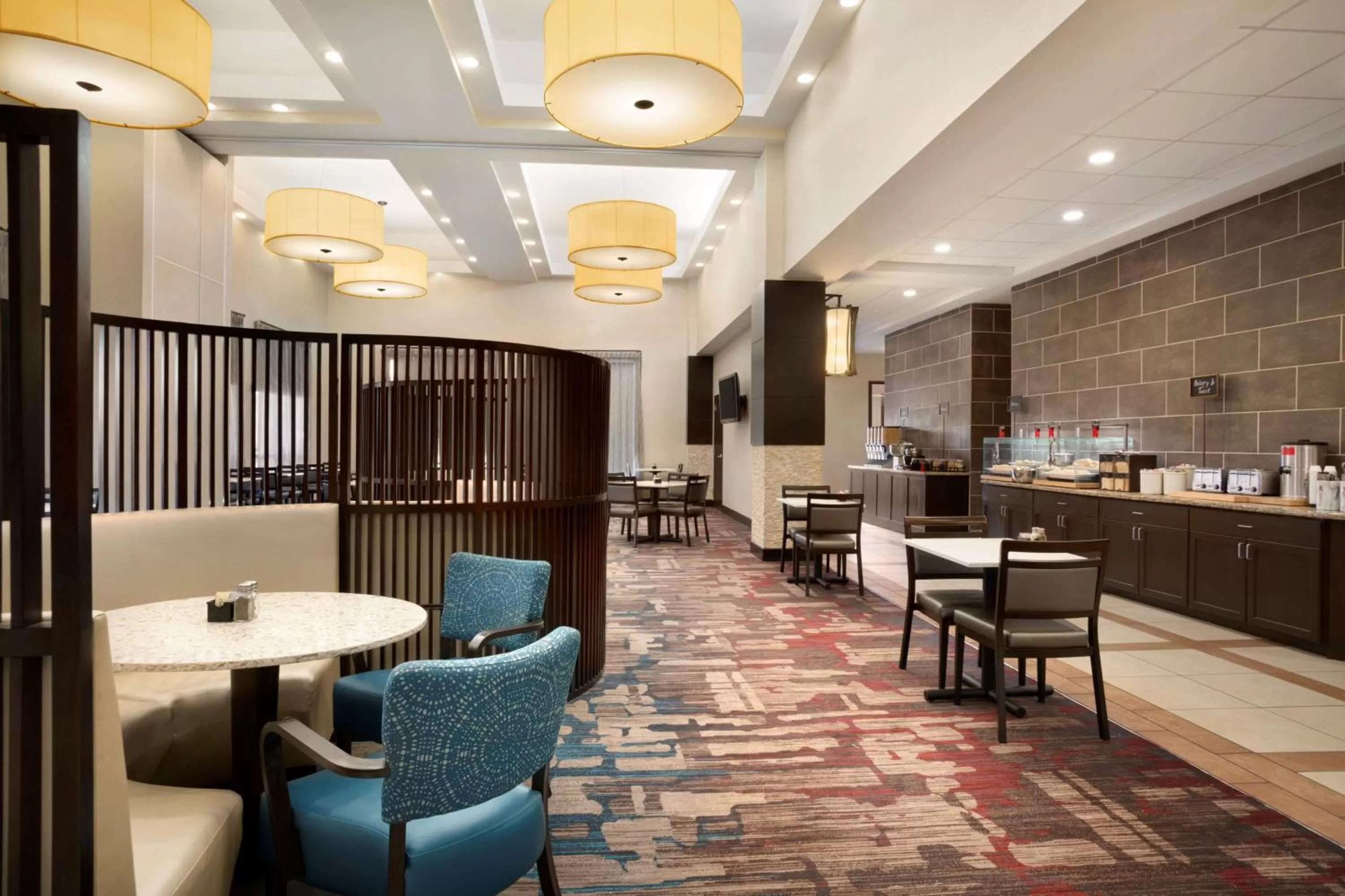 Restaurant/places to eat in Embassy Suites by Hilton Jackson North Ridgeland