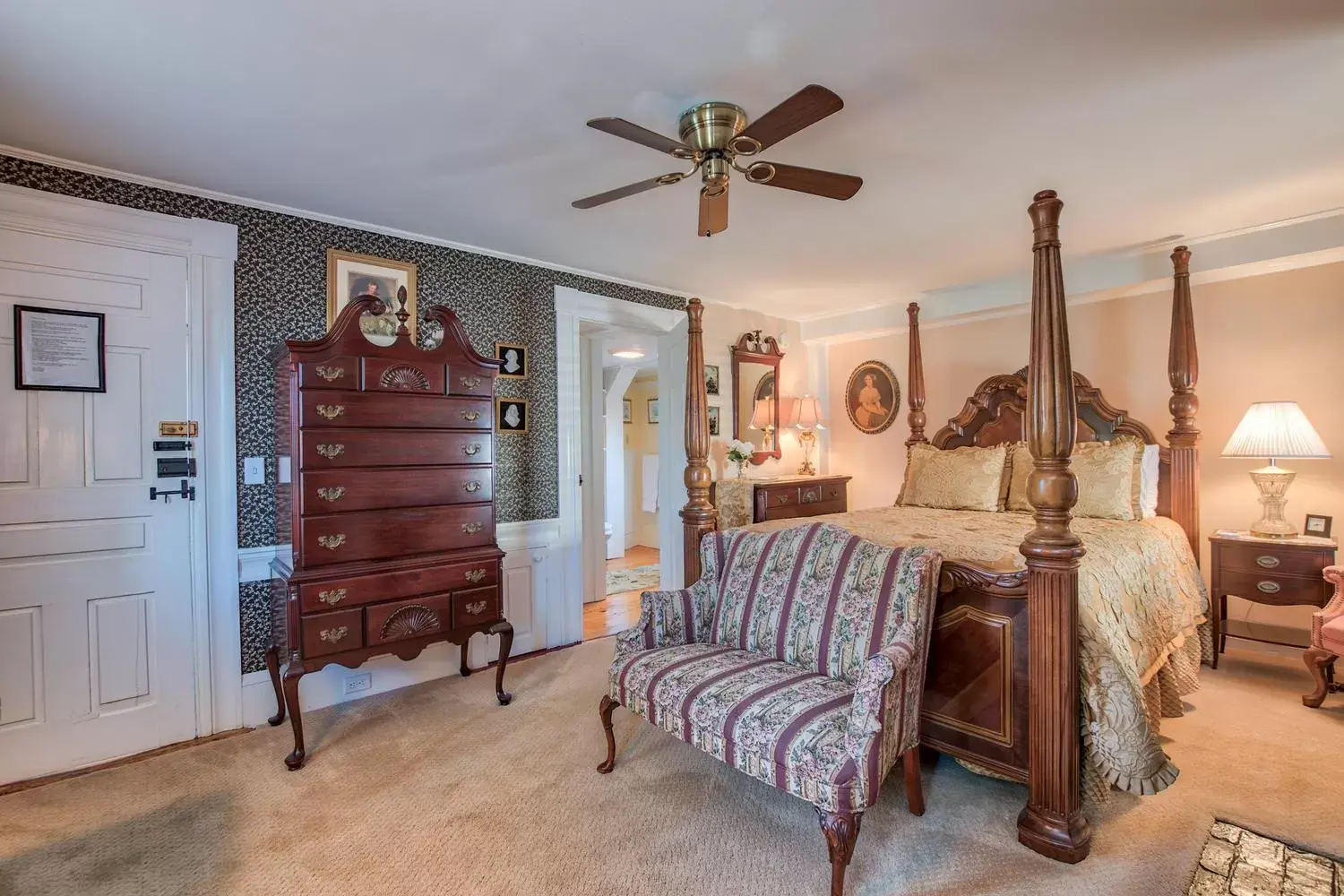 Photo of the whole room in Holiday Guest House Bed & Breakfast