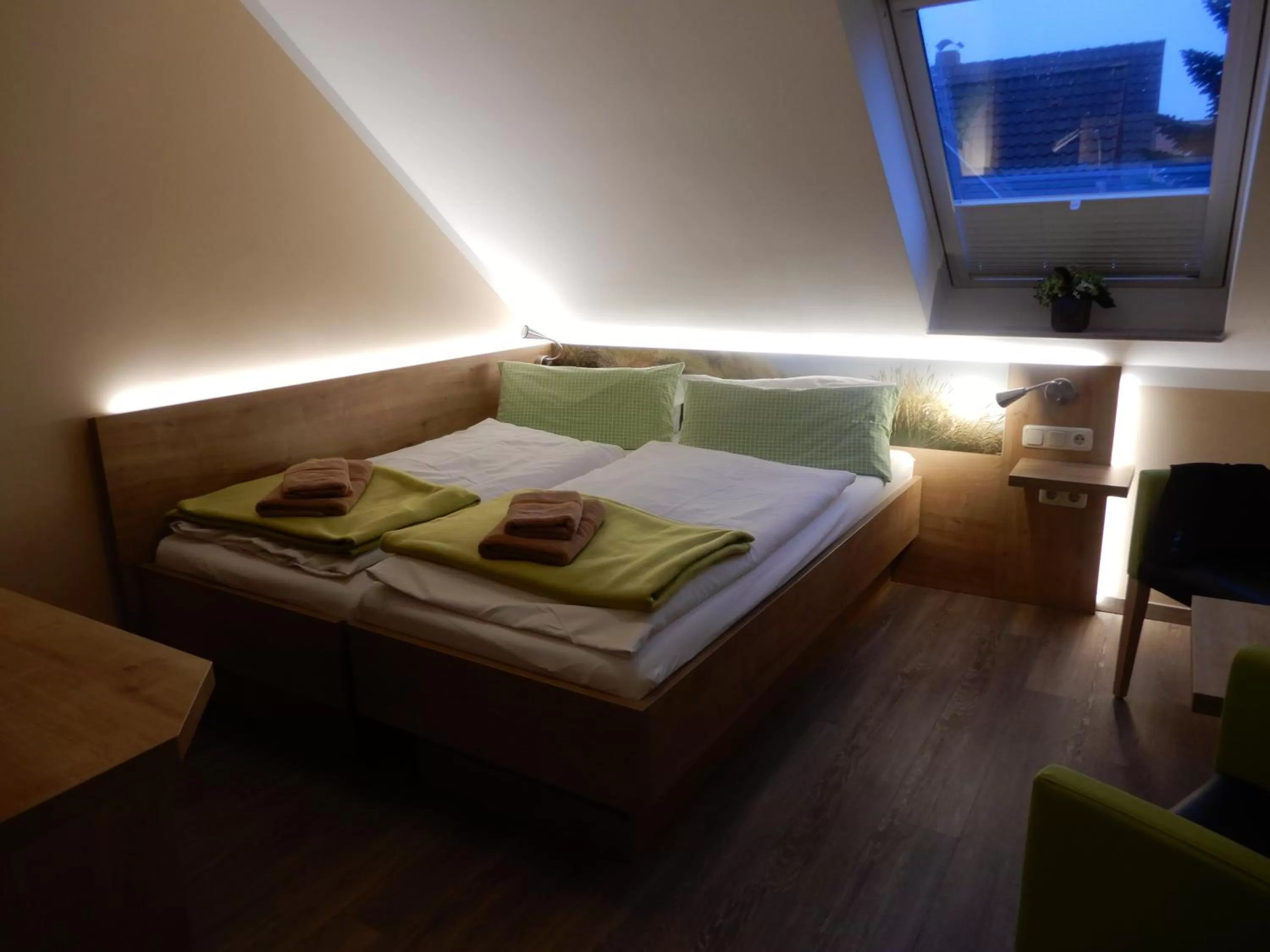 Photo of the whole room, Bed in Hotel Pension Am Hafen