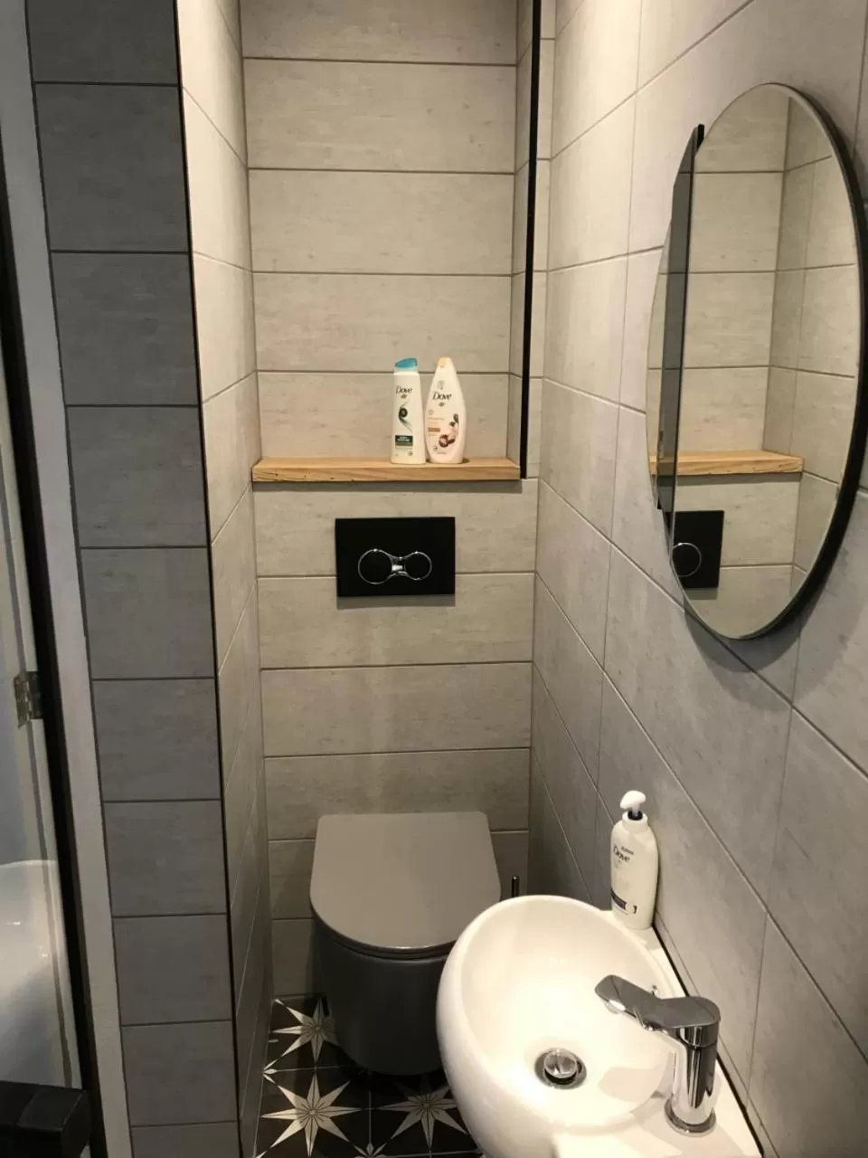 Bathroom in The Chequers Inn