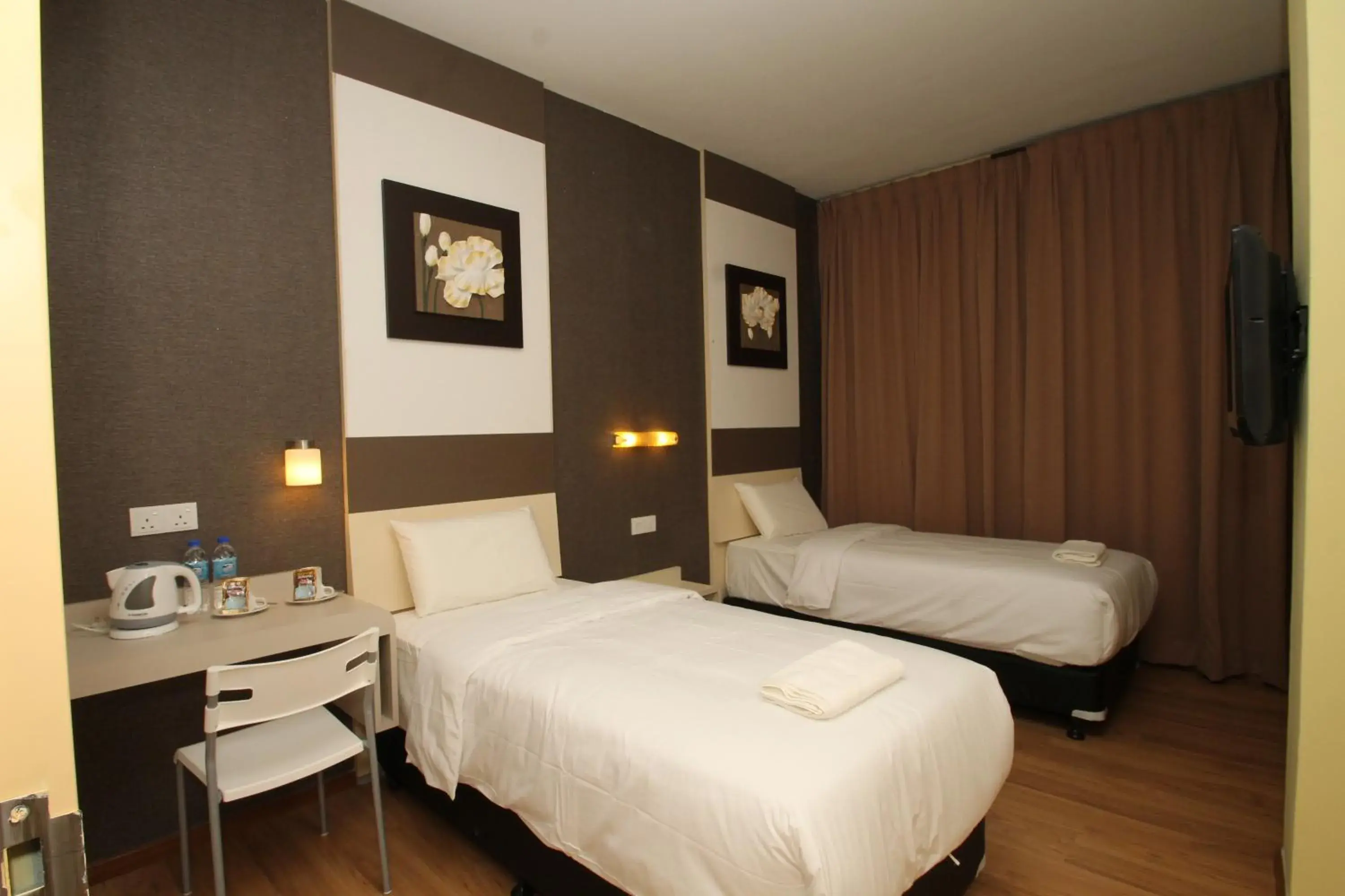 Deluxe Twin Room in Ipoh Boutique Hotel