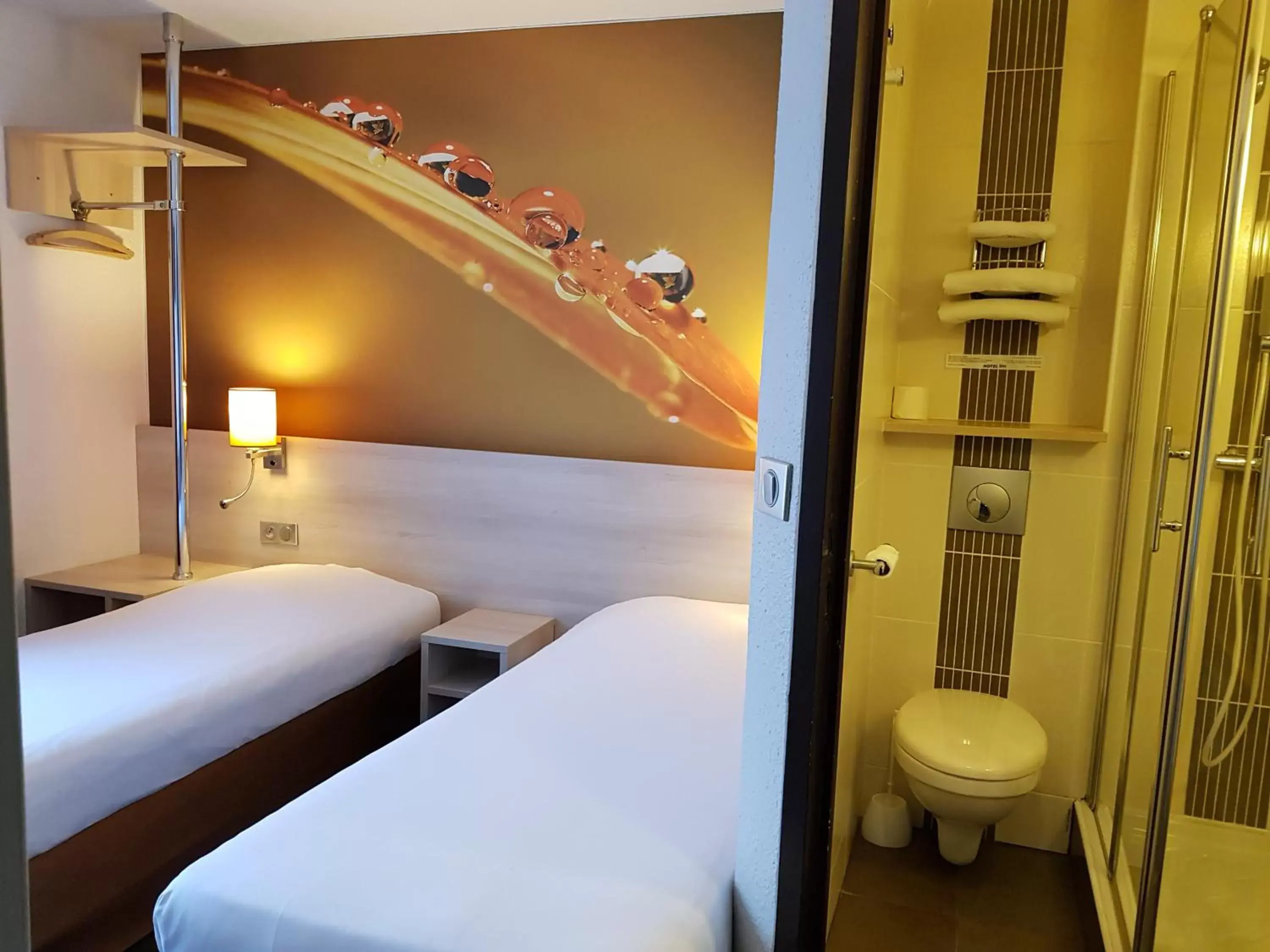 Bed in Hôtel Inn Design - Restaurant L'Escale