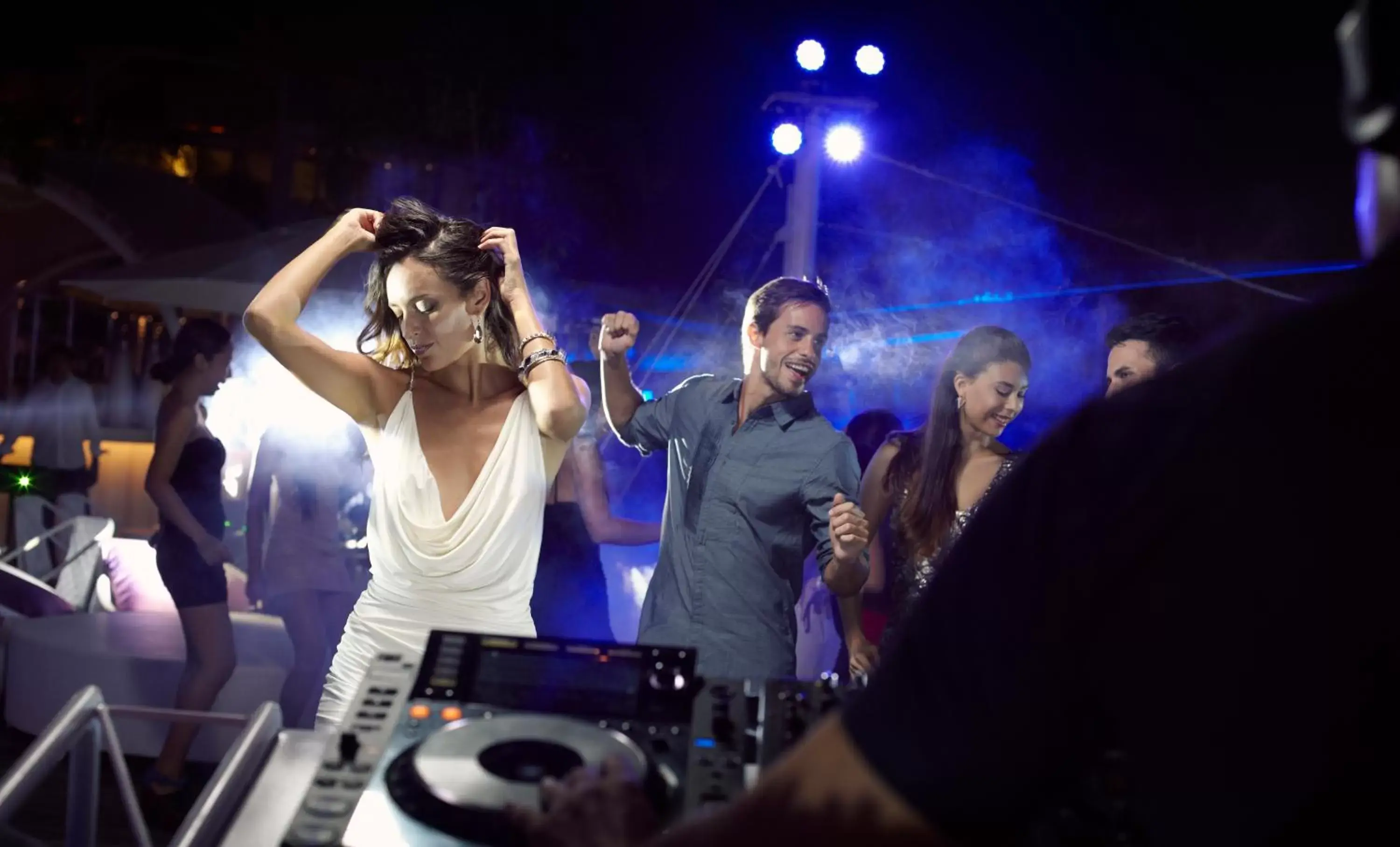 Nightclub / DJ in Mövenpick Hotel Mactan Island Cebu