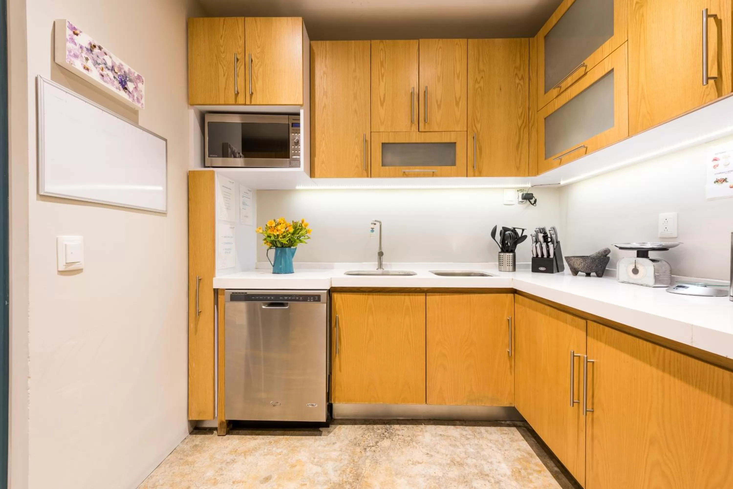 Communal kitchen in La Palomilla Bed & Breakfast