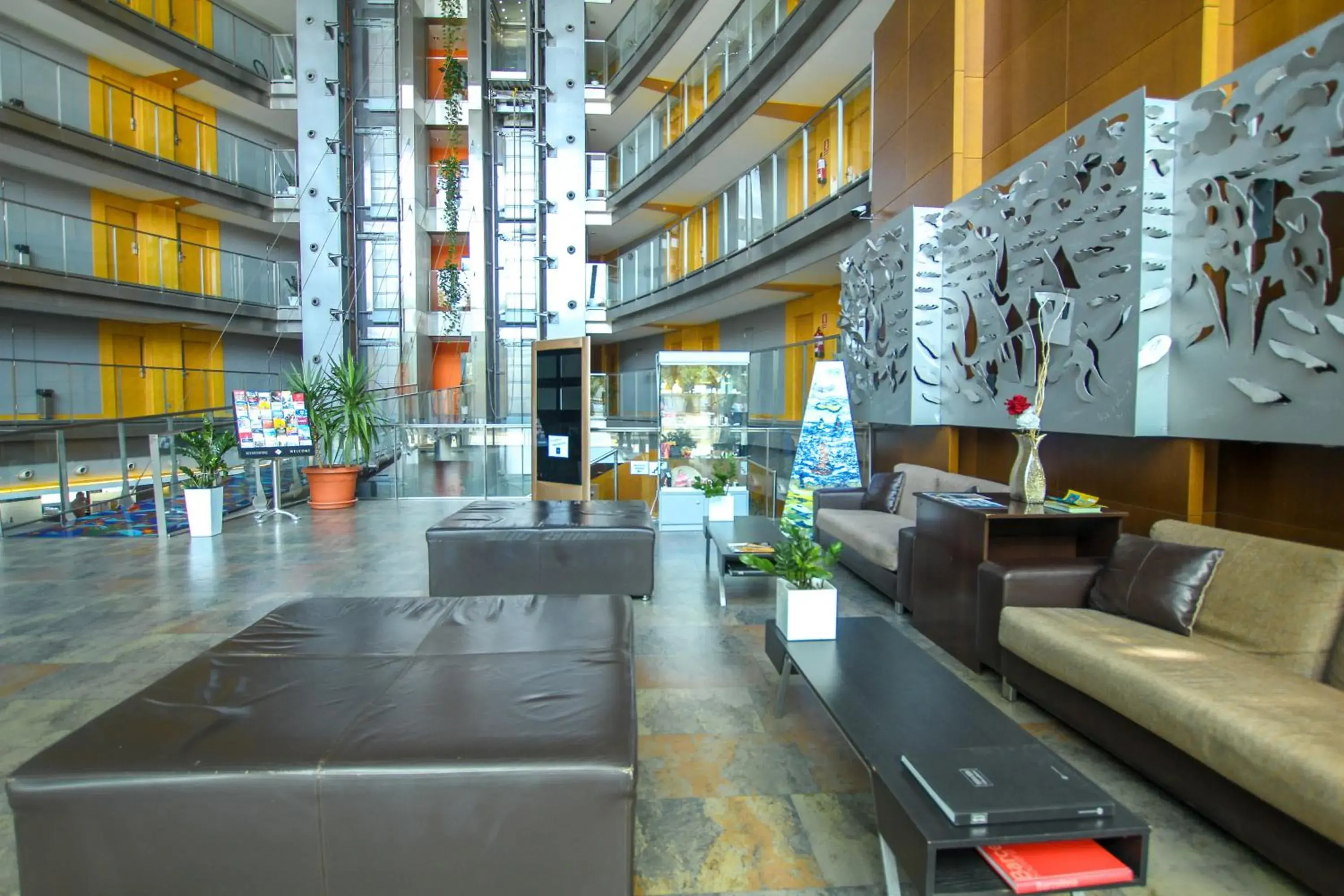 Lobby or reception, Lounge/Bar in Eurohotel Barcelona Granvia Fira