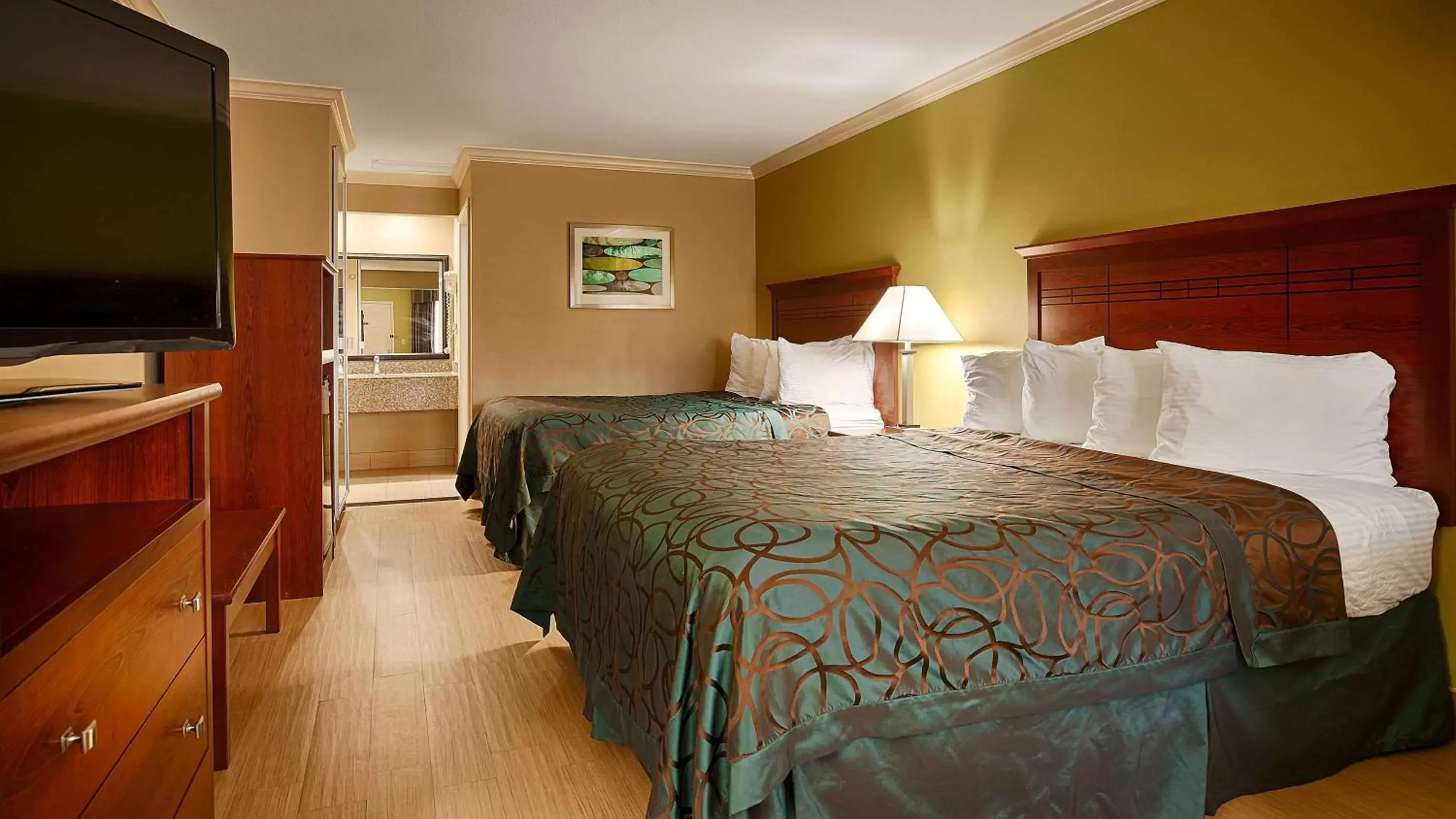 Photo of the whole room, Bed in Best Western Paradise Inn