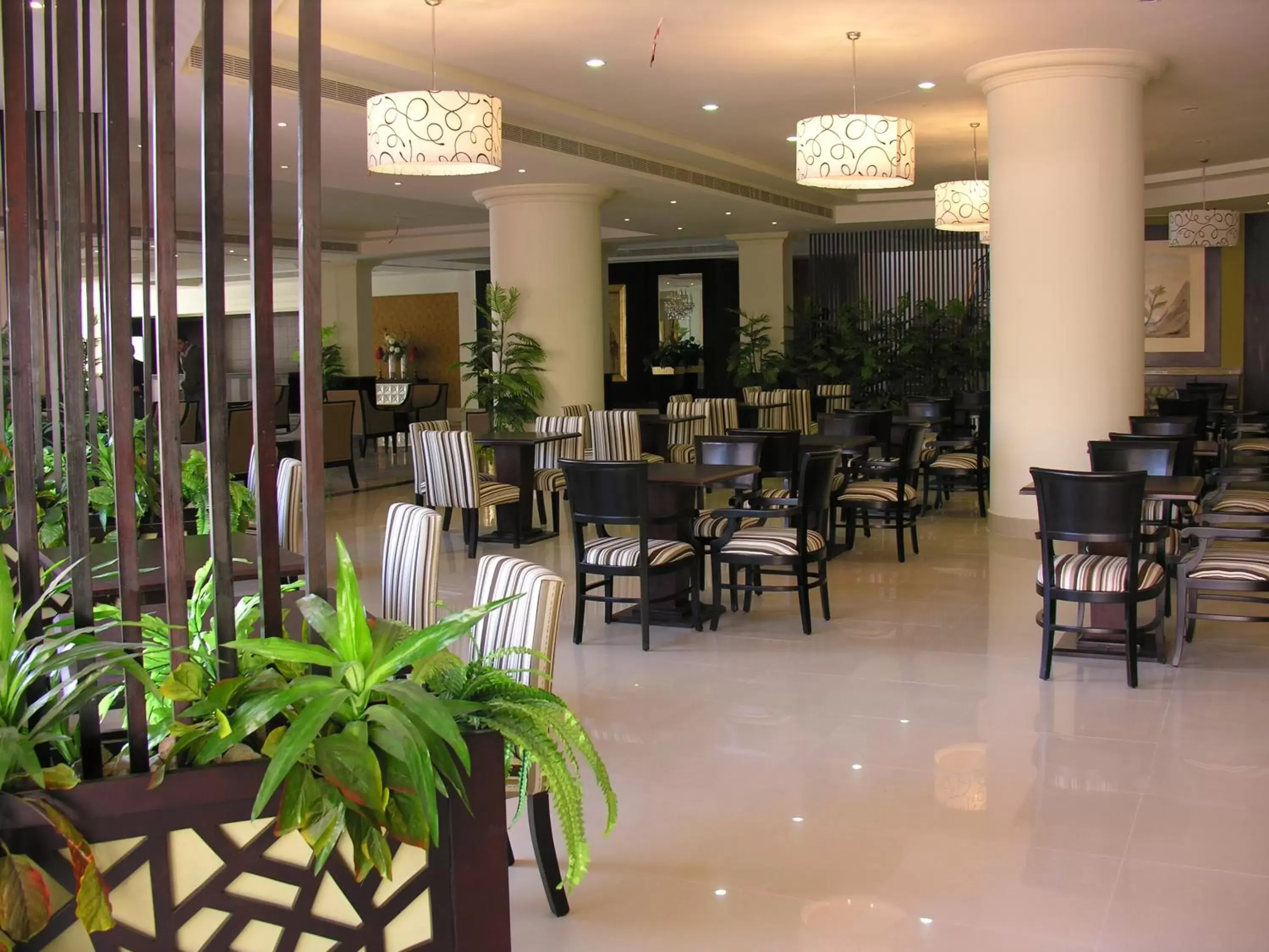 Lobby or reception, Restaurant/Places to Eat in Pyramisa Sunset Pearl Apartments