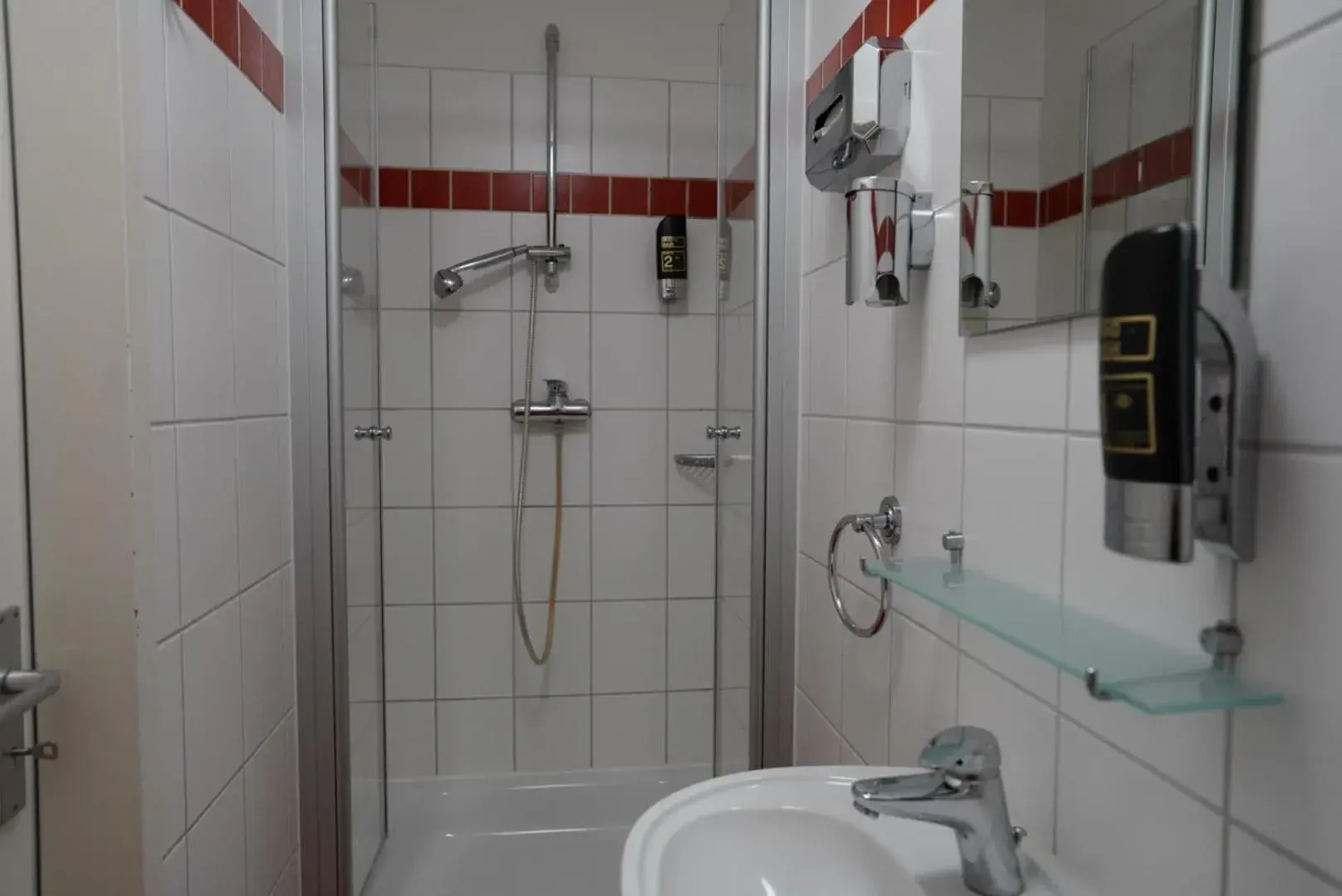 Bathroom in City Pension Berlin