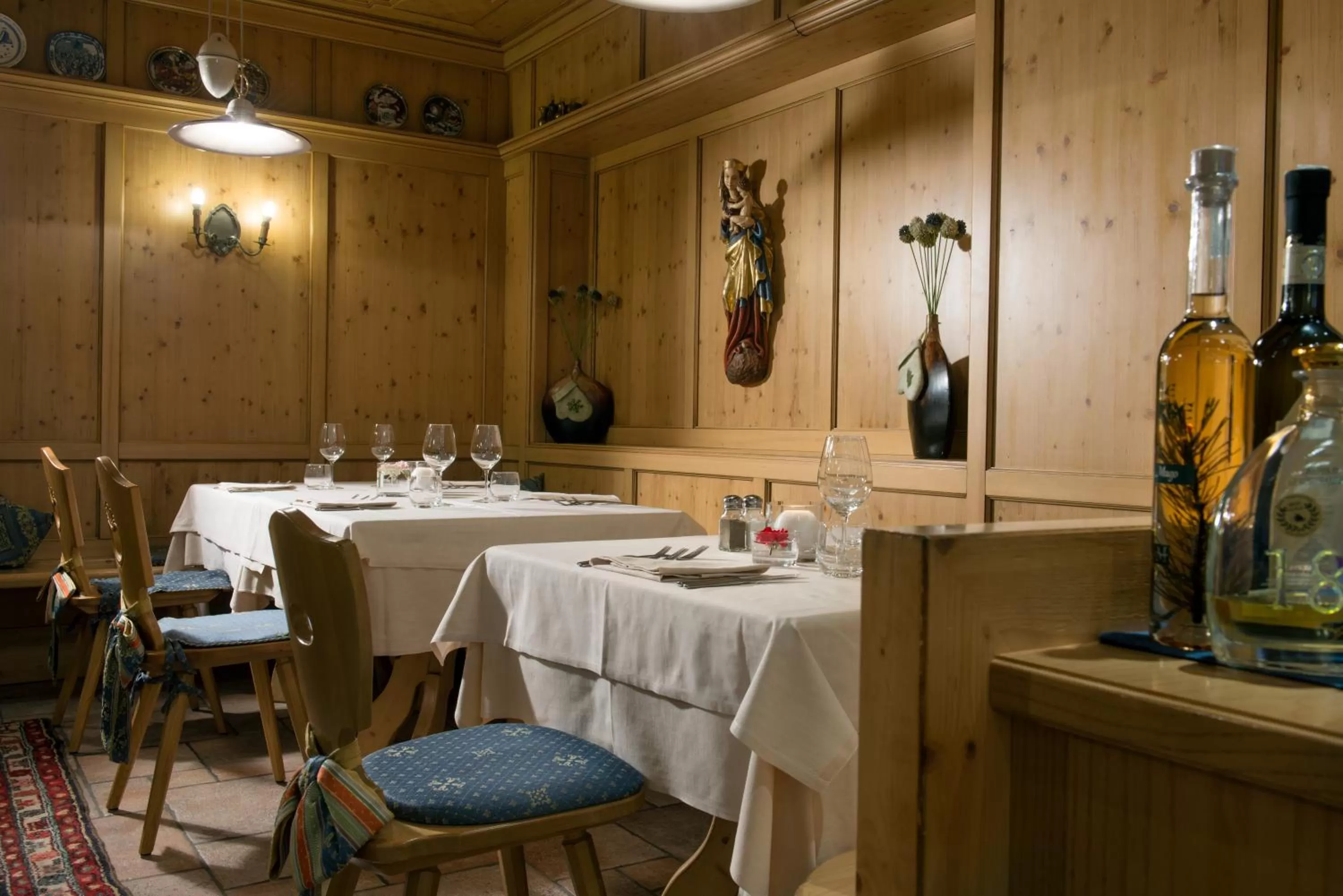 Restaurant/places to eat in Residence Antares