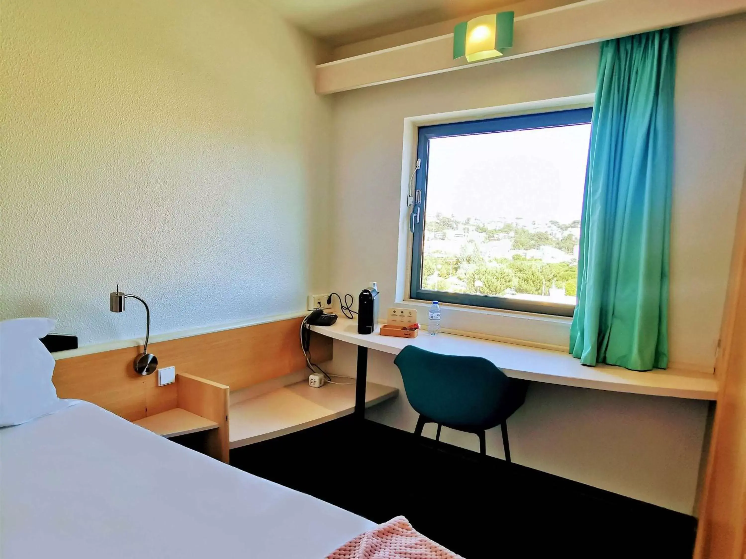 Bedroom, Seating Area in Hotel ibis Leiria Fatima