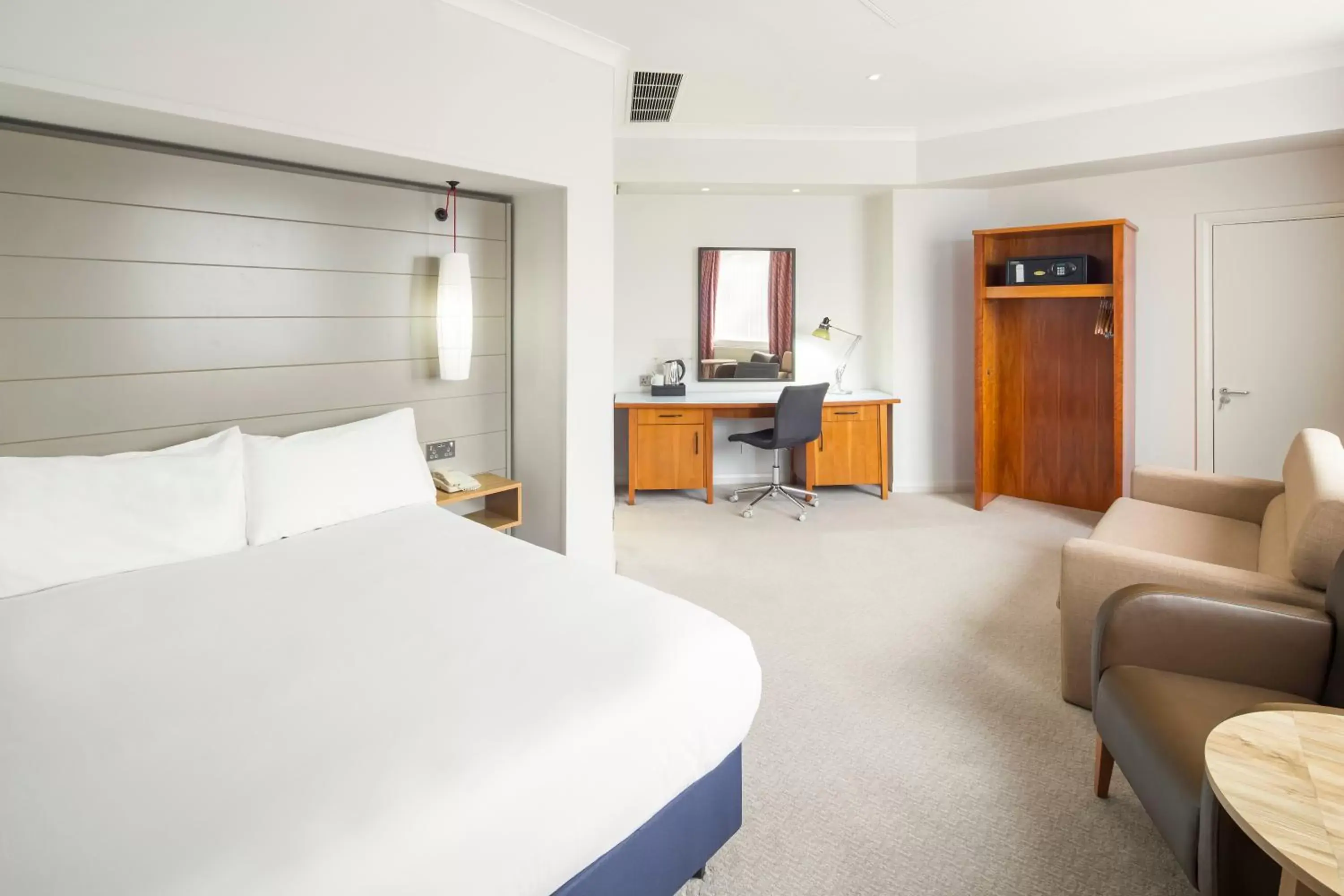 Bedroom, Bed in Holiday Inn Peterborough West by IHG Bedroom, Bed in Holiday Inn Peterborough West by IHG