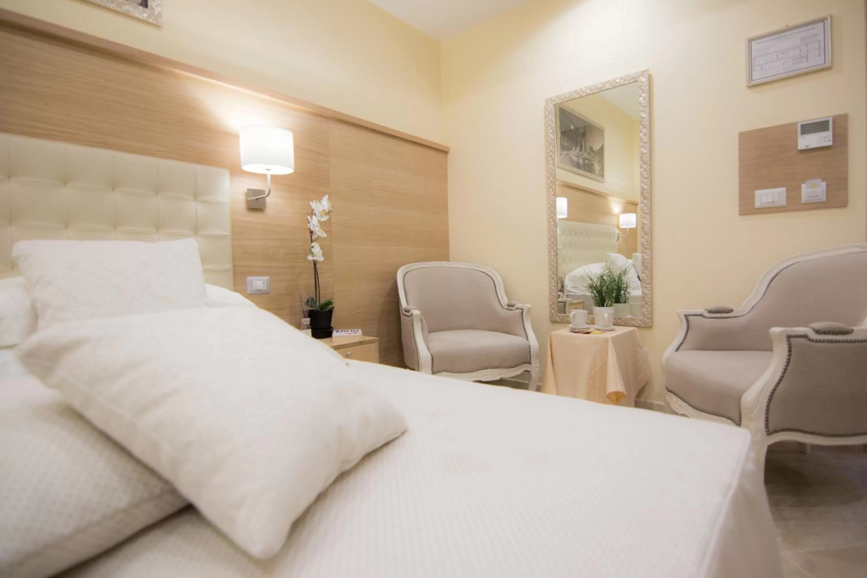 Photo of the whole room, Bed in Esposizione Palace Hotel