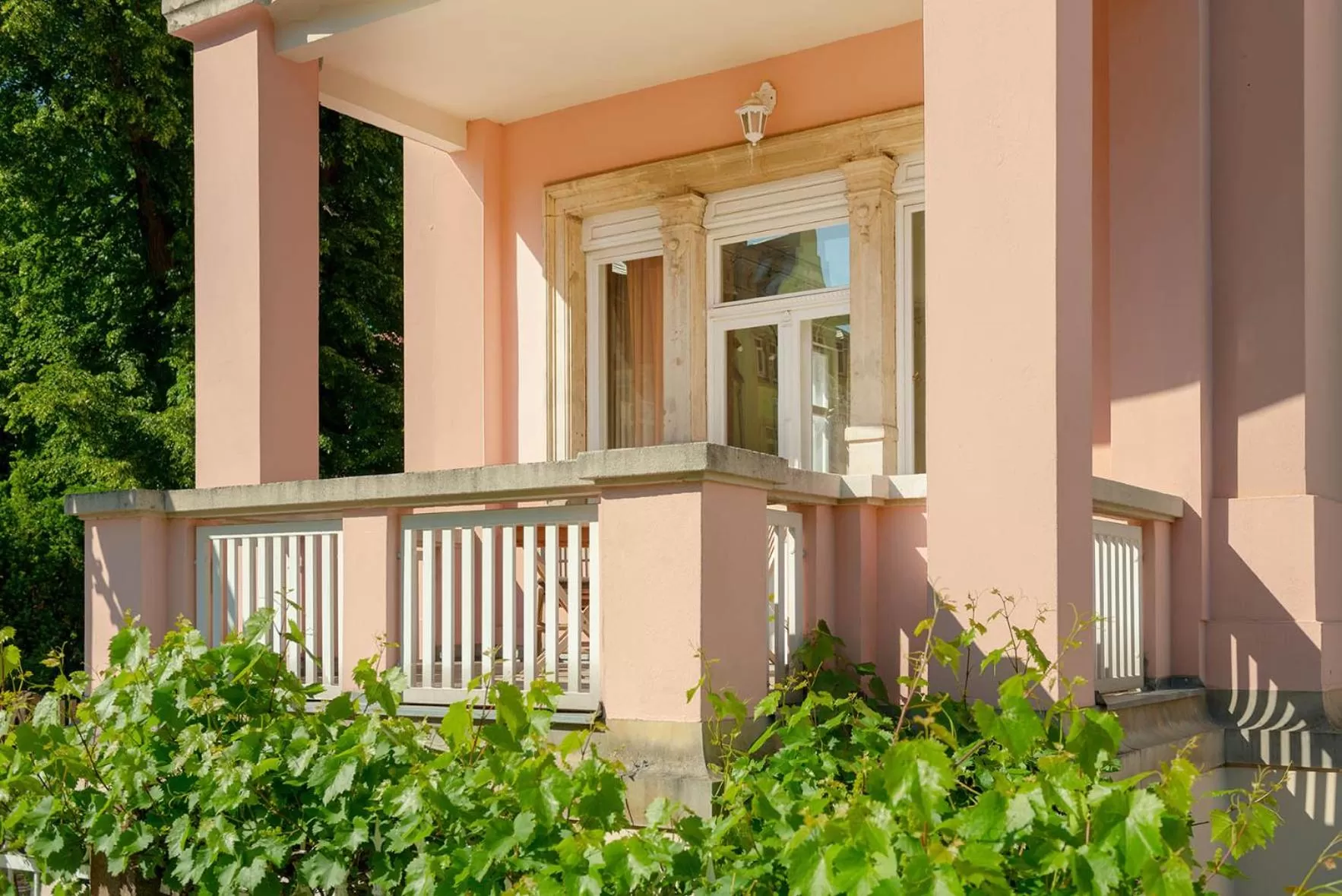 Property building in Villa Antonia