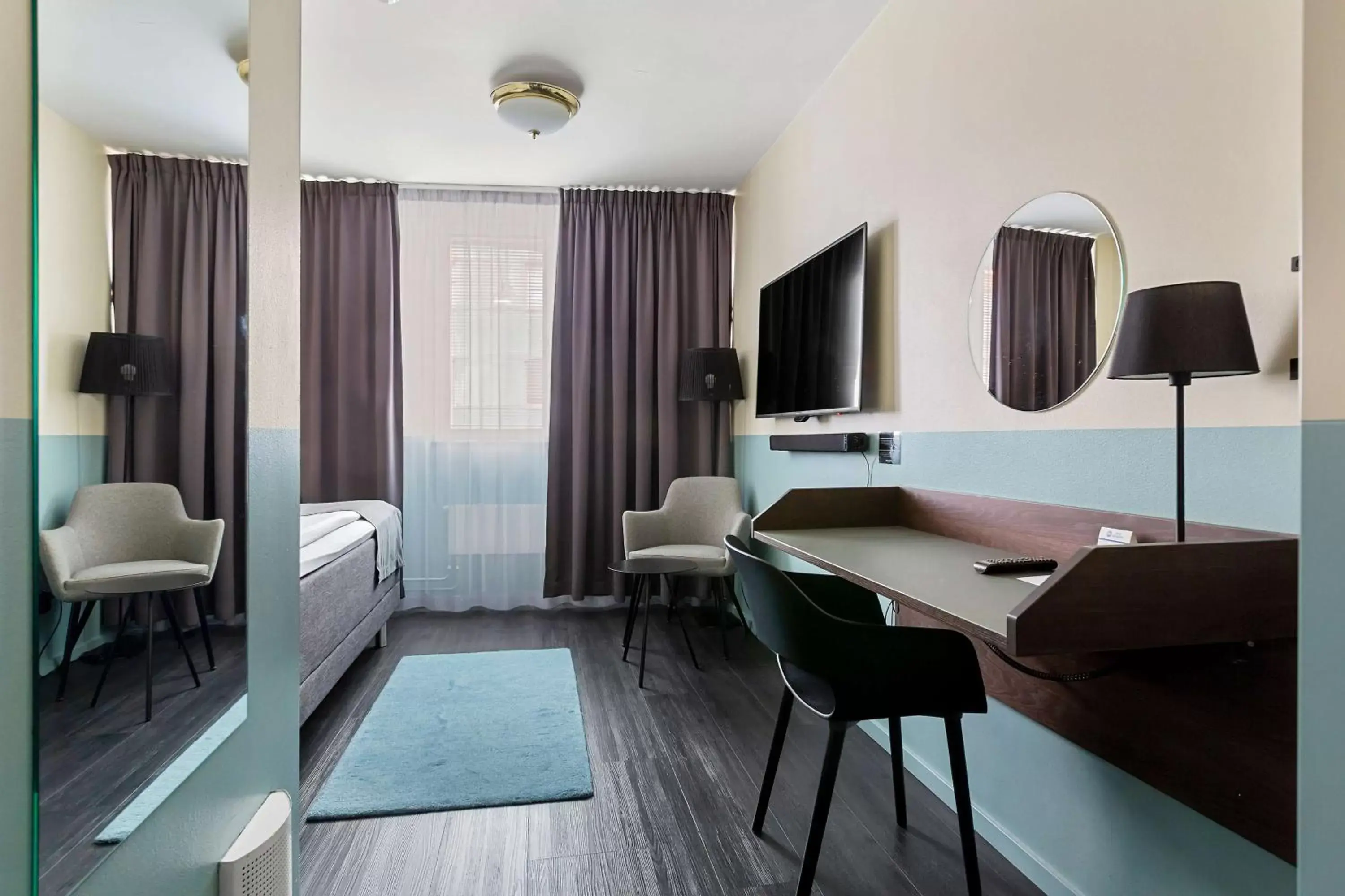 Bedroom, TV/Entertainment Center in Best Western Kom Hotel Stockholm