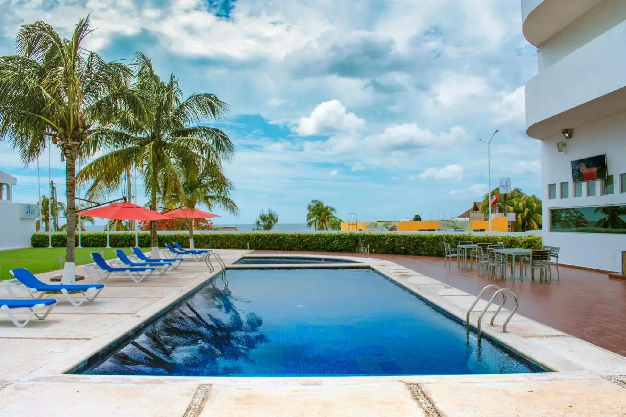 Swimming Pool in Holiday Inn Campeche, an IHG Hotel