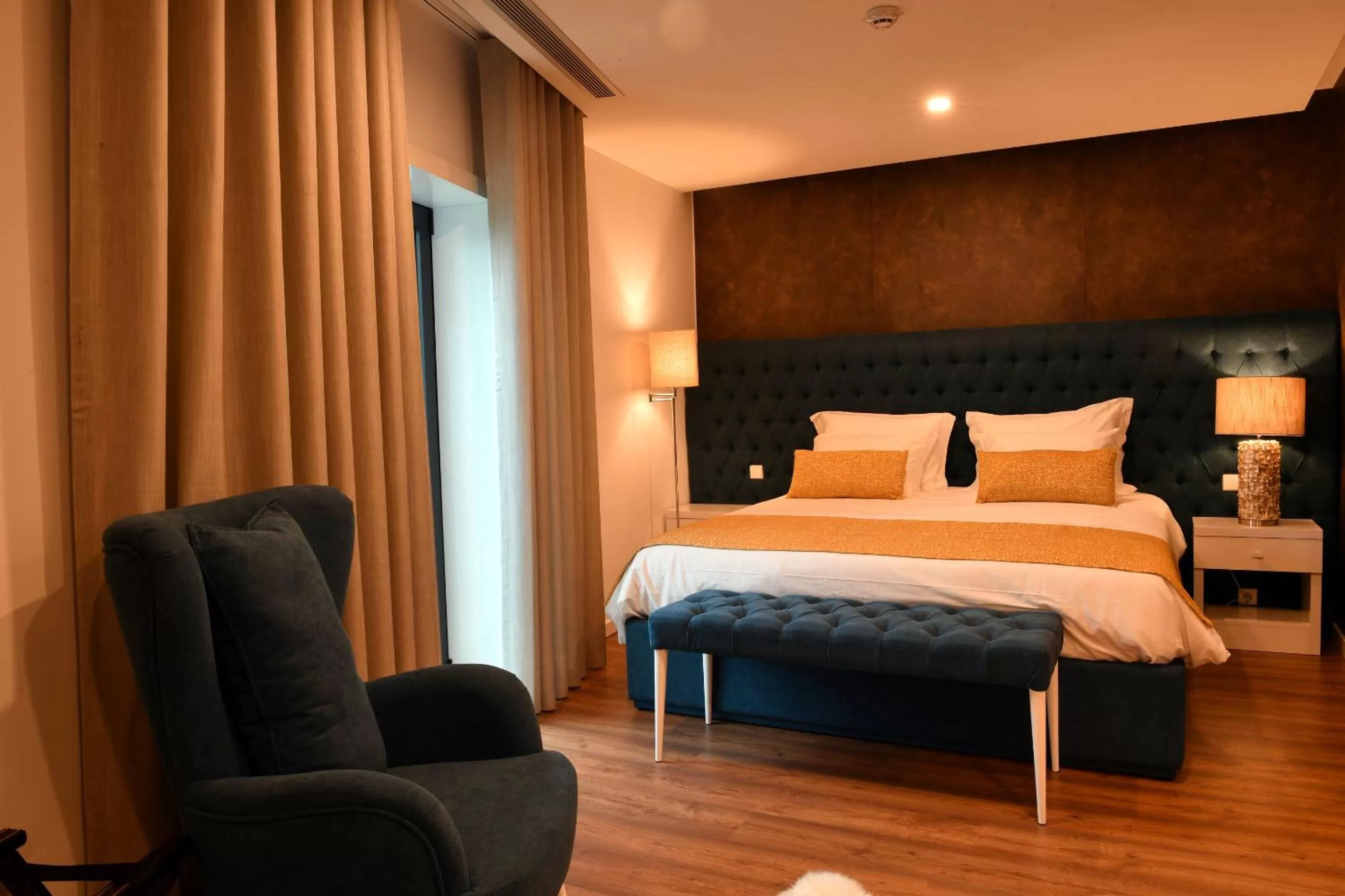 Swimming pool, Bed in Casa das Carpas