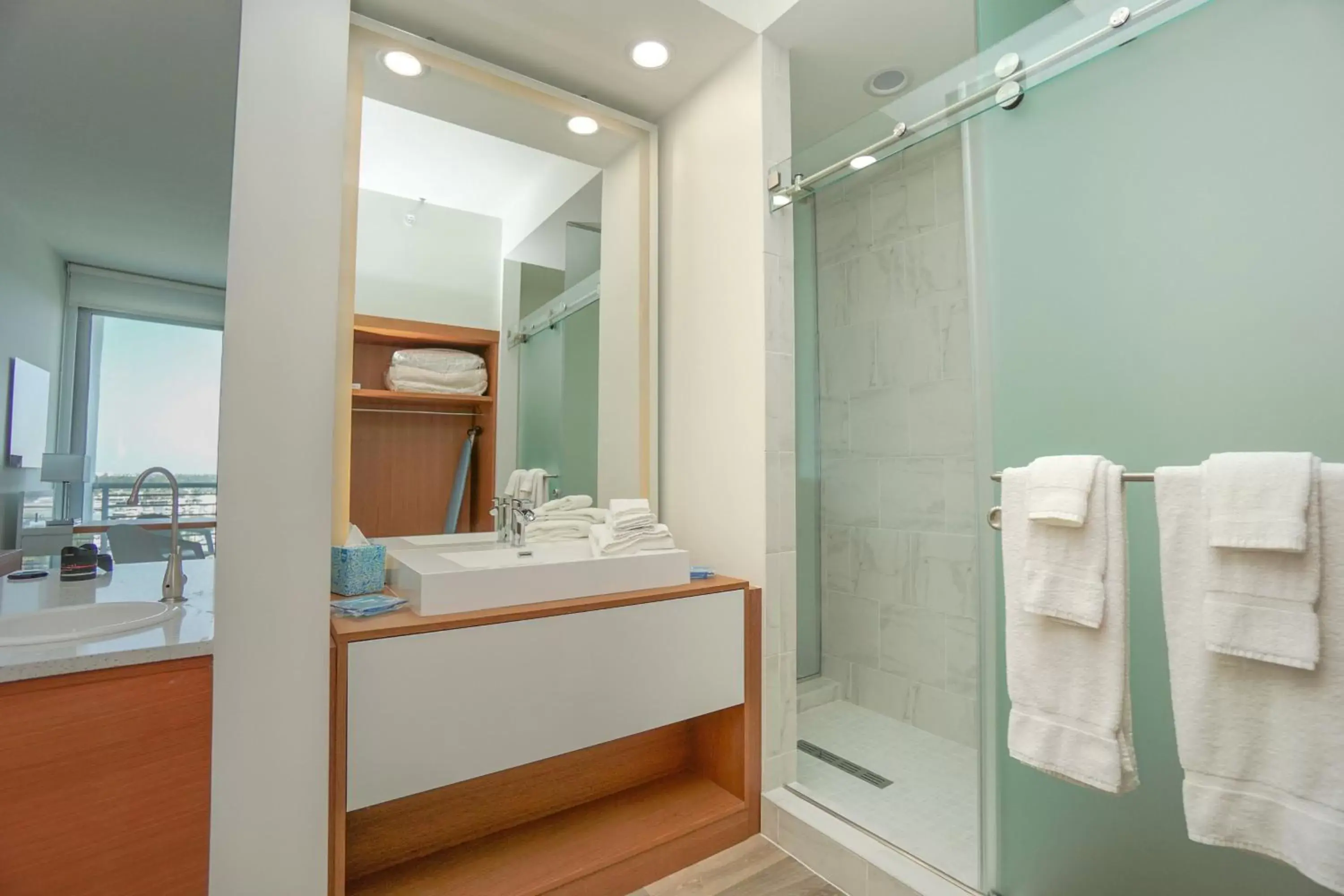 Bathroom in Maritime Hotel Fort Lauderdale Cruise Port