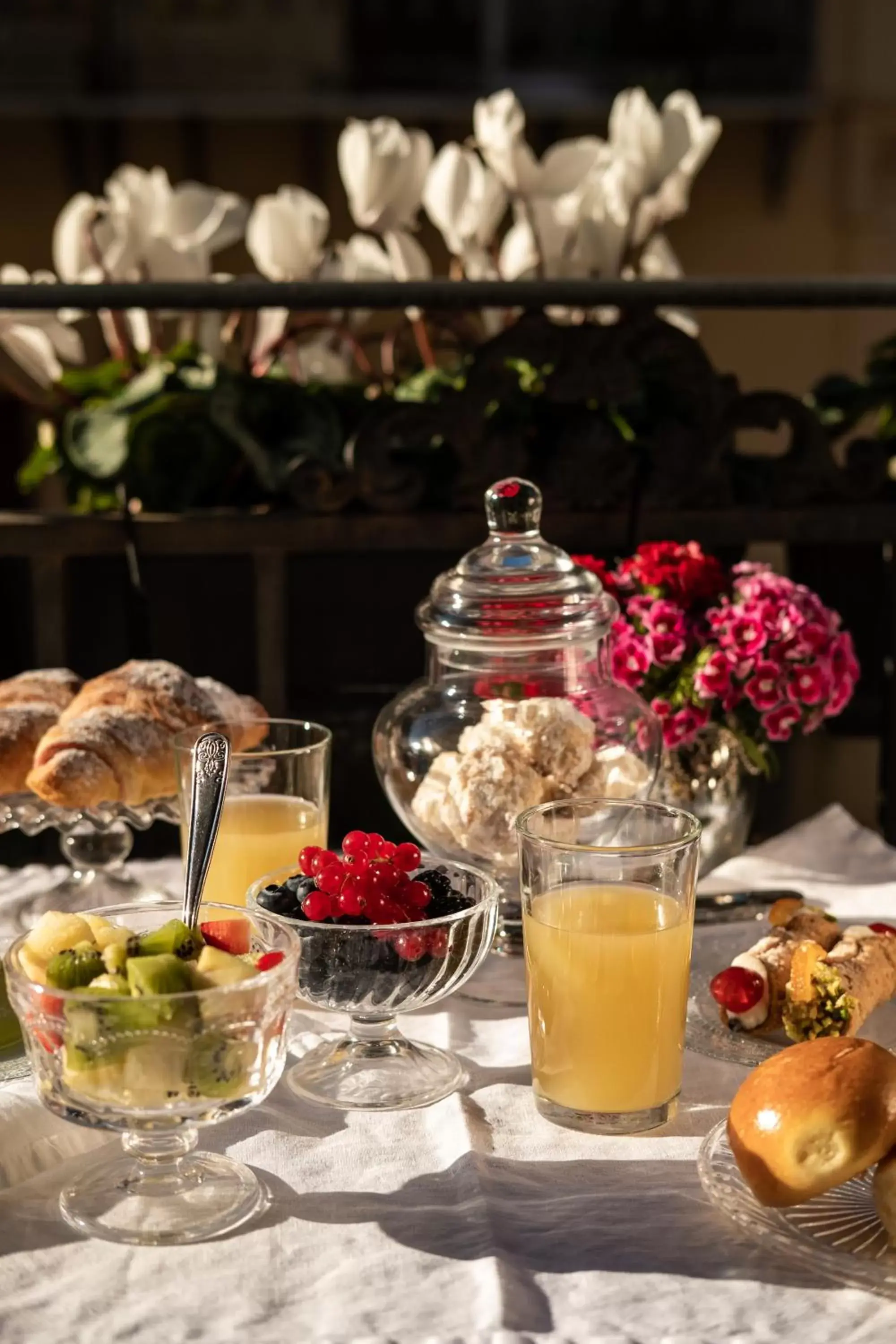 Balcony/Terrace, Food in Palazzo Natoli Boutique Hotel