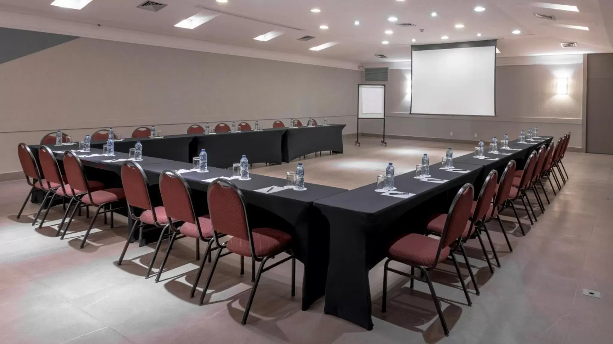 Meeting/conference room in Hotel Deville Prime Cuiabá