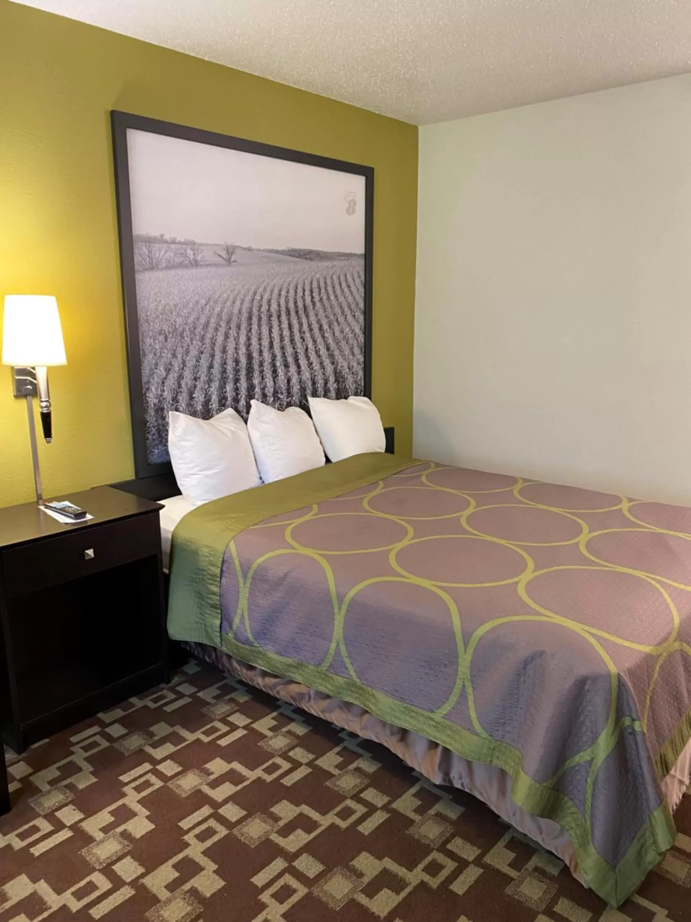 Bed in Super 8 by Wyndham Independence