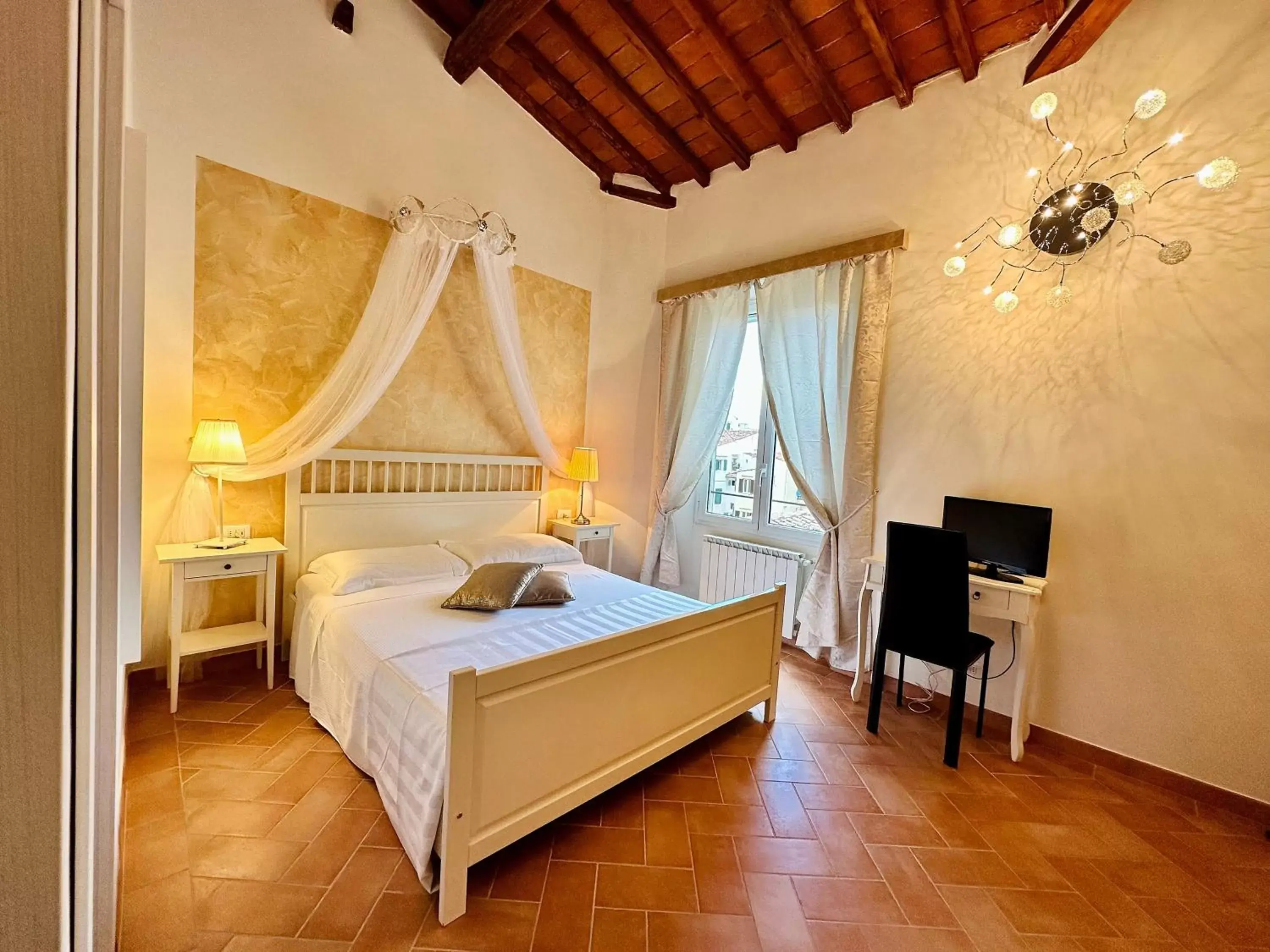 Photo of the whole room, Bed in San Marco View