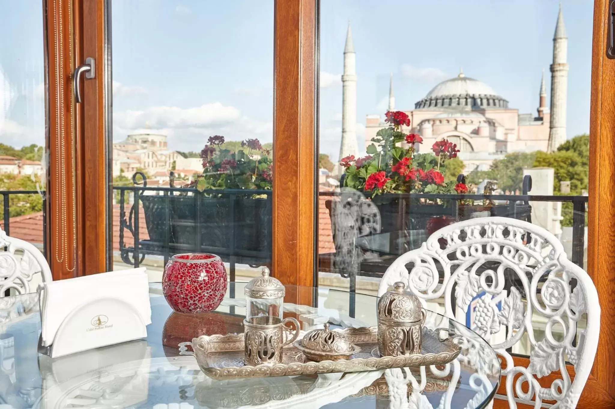 Restaurant/places to eat in Celal Sultan Hotel Special Class