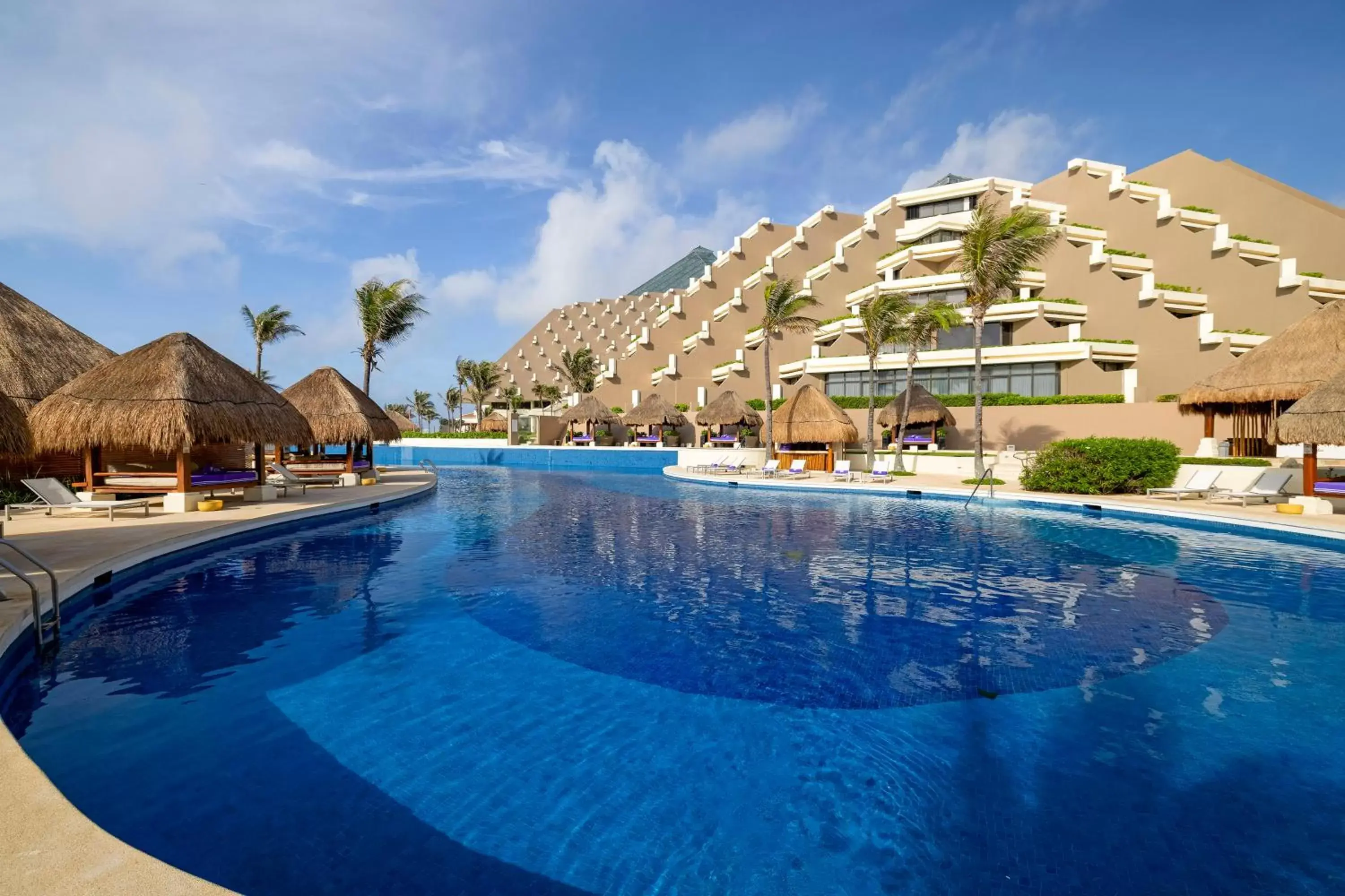 Swimming Pool in Paradisus Cancun All Inclusive