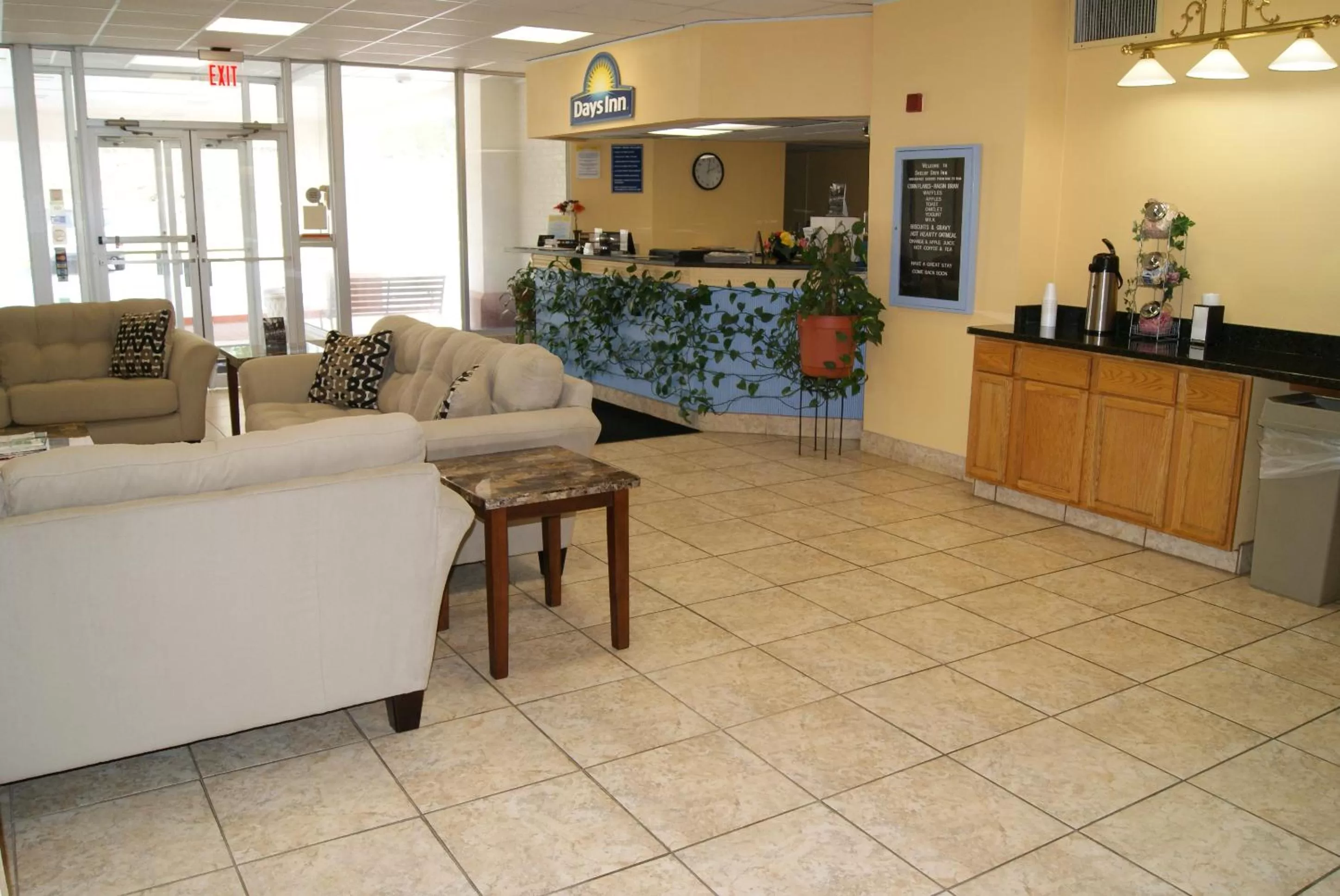 Lobby or reception in Days Inn by Wyndham Shelby