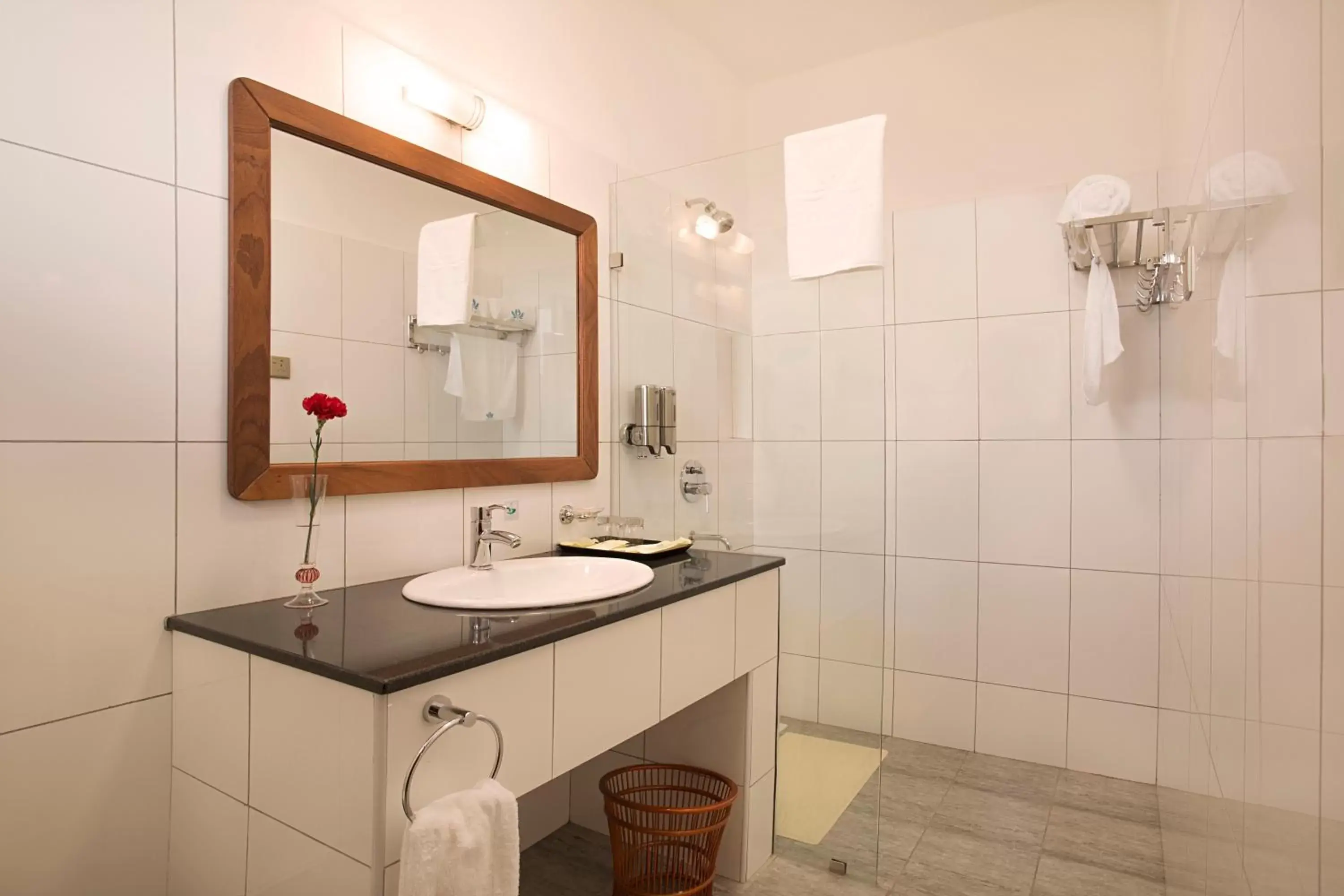 Bathroom in Lotos Inn & Suites, Nairobi
