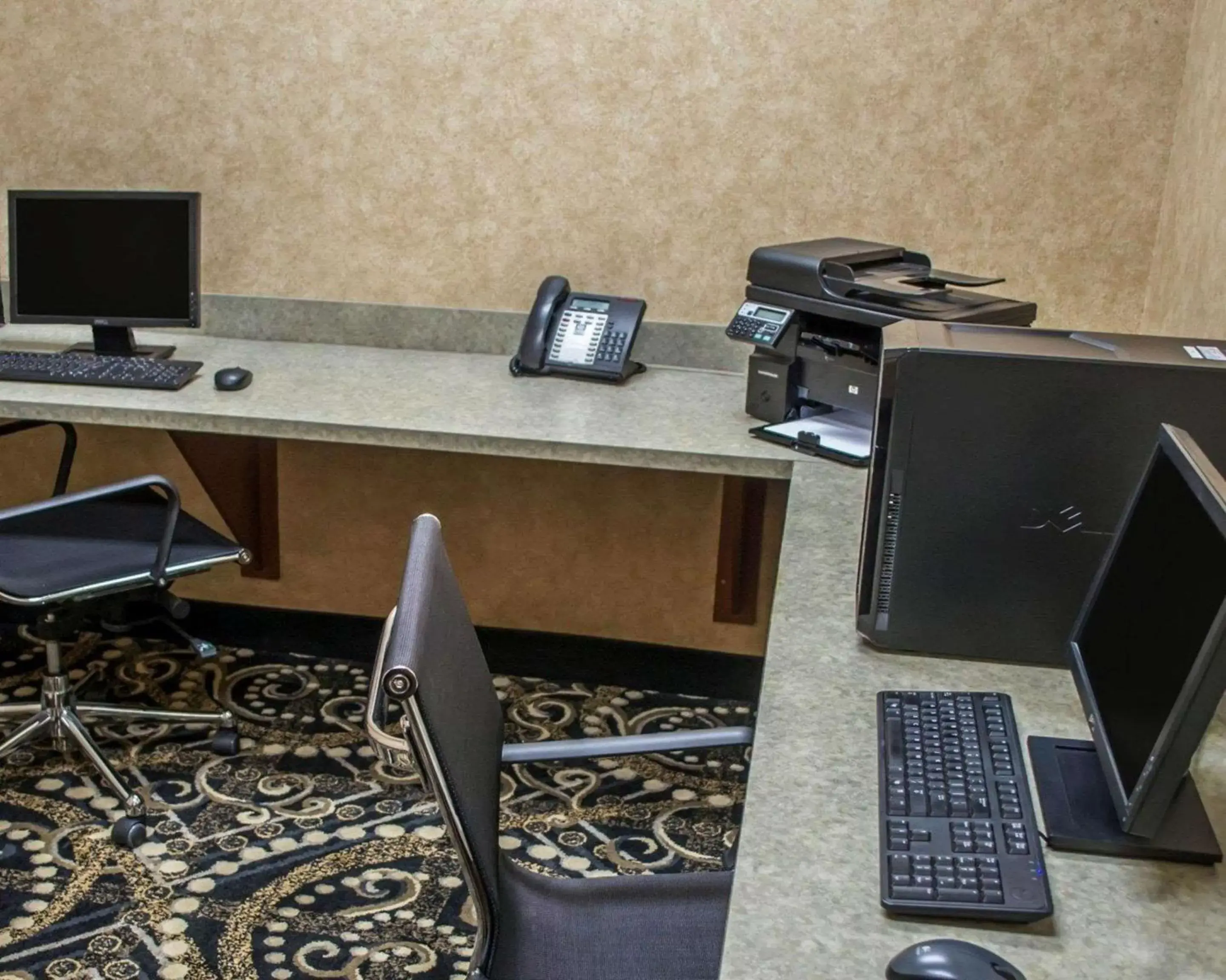 On site, Business Area/Conference Room in Comfort Suites Portland Southwest