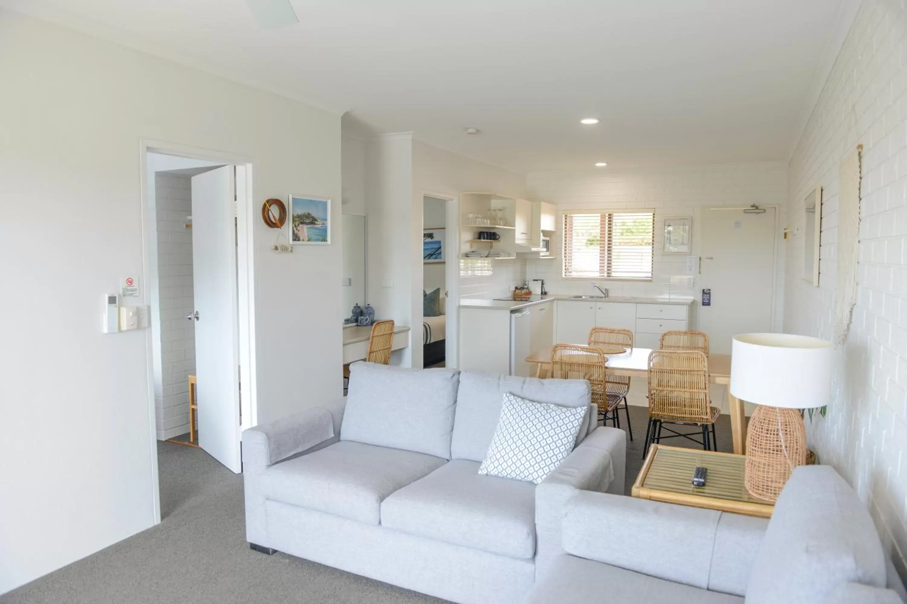 Seating Area in Mollymook Seascape Motel and Apartments