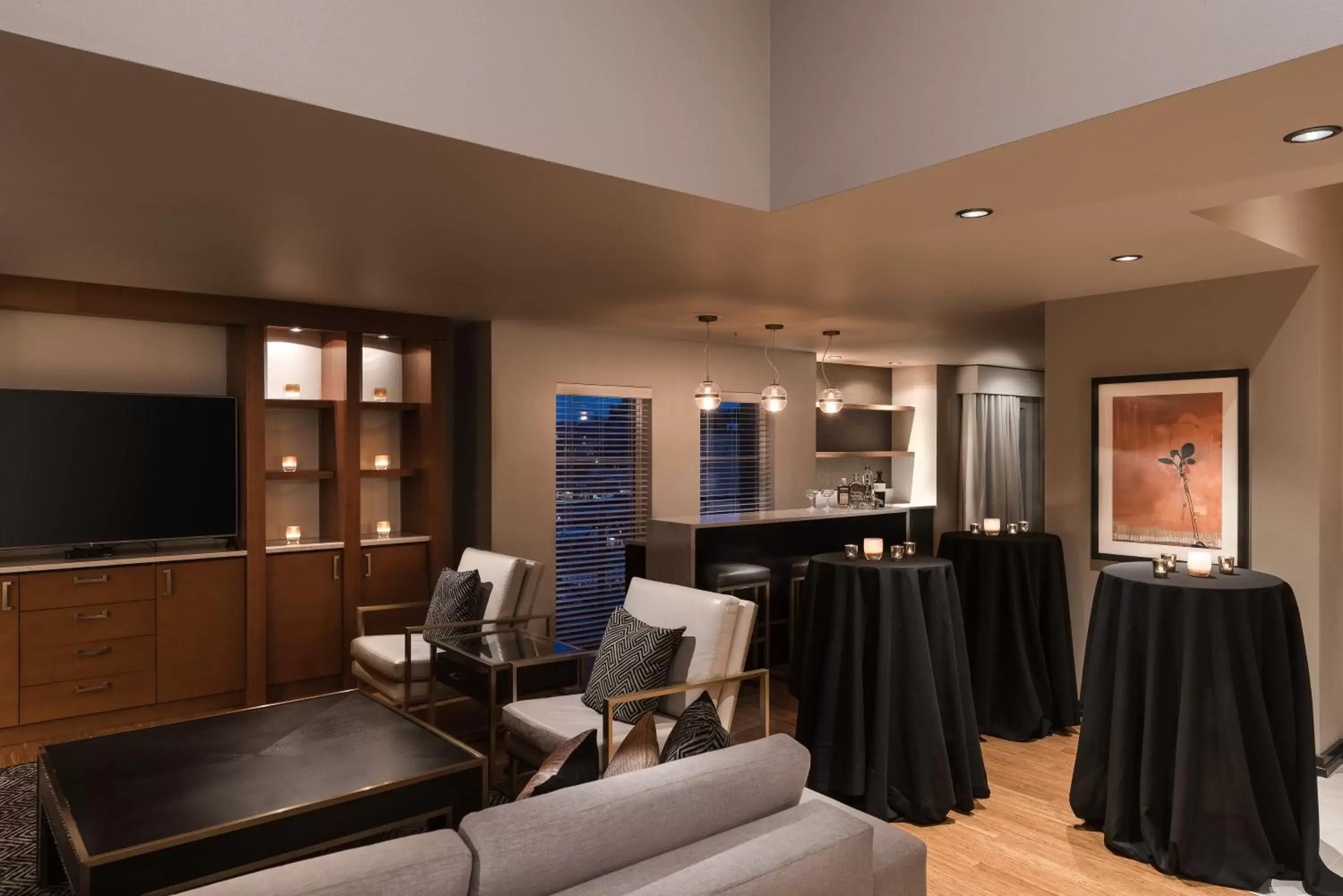 Seating Area in The Heathman Hotel Kirkland