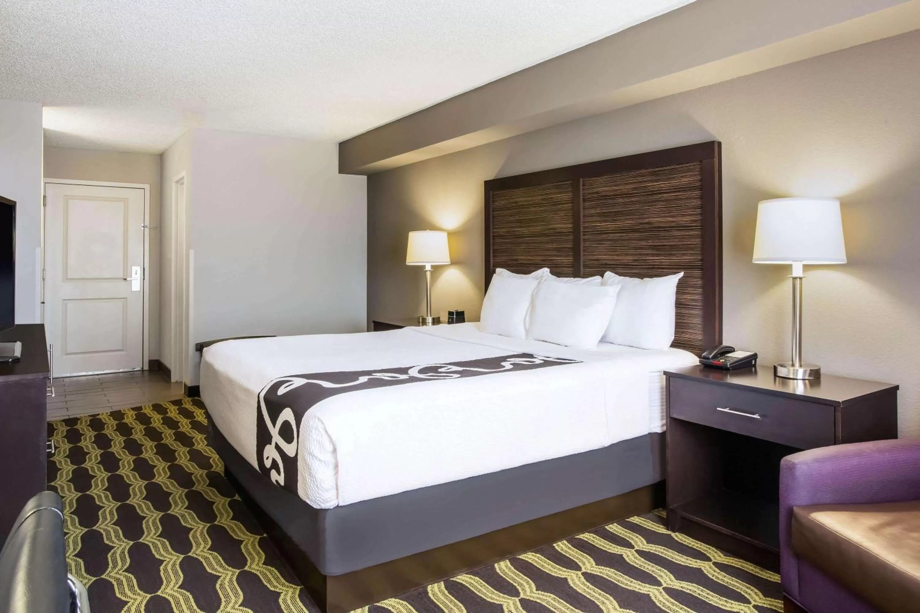 Photo of the whole room, Bed in La Quinta by Wyndham Lynchburg at Liberty Univ.