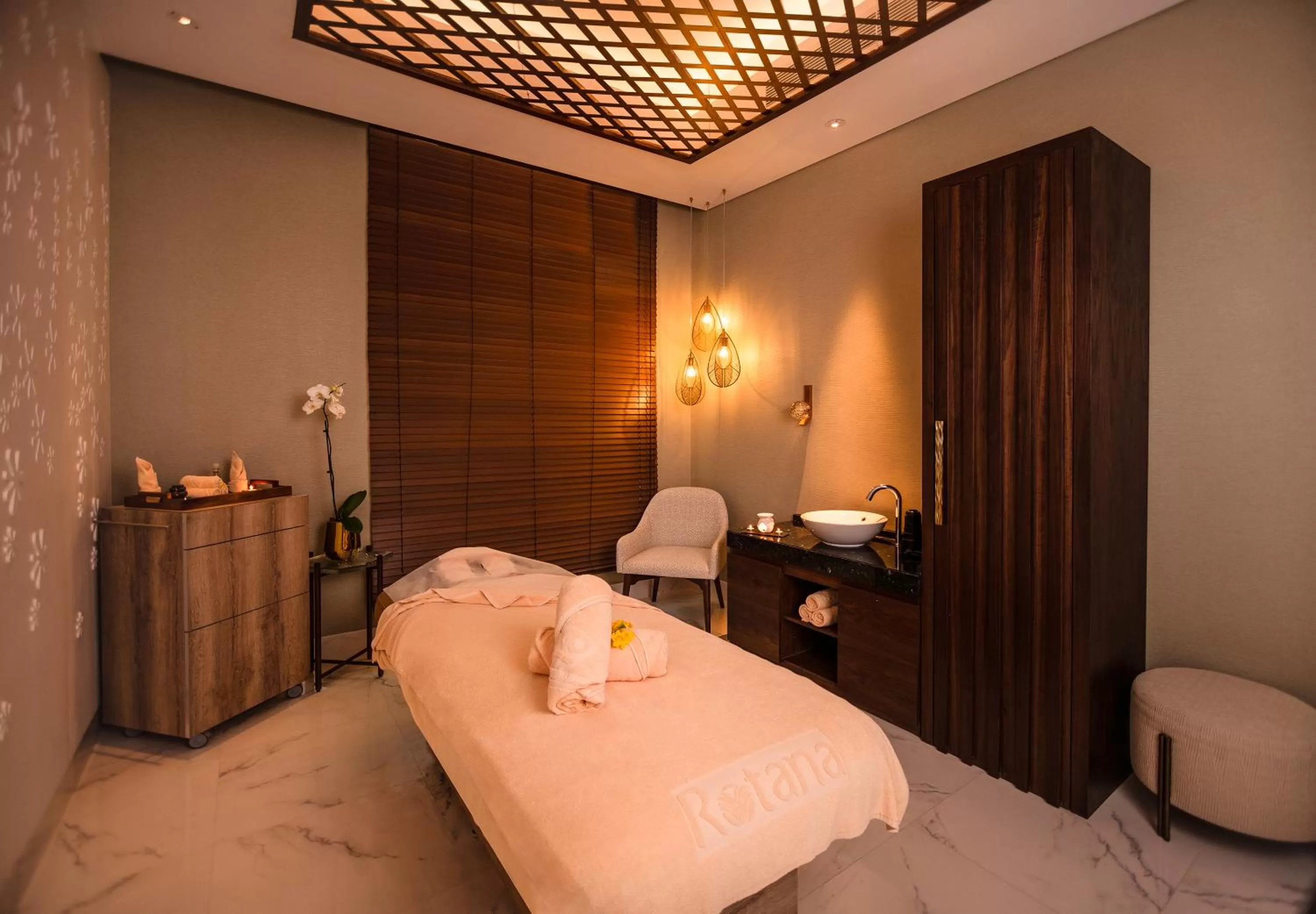 Massage, Bed in Al Jaddaf Rotana Suite Hotel