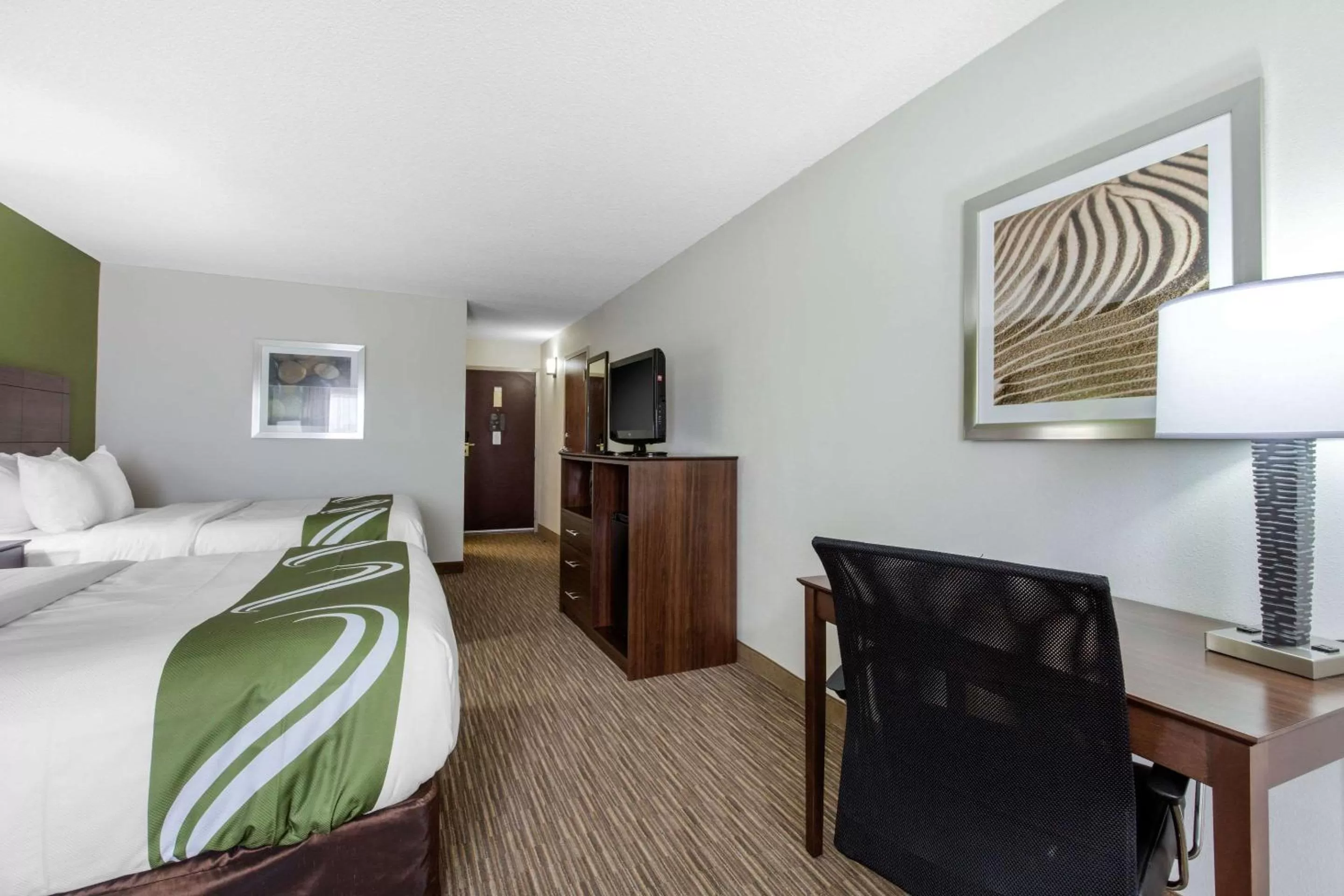 Photo of the whole room, Bed in Quality Inn & Suites Mountain Home North