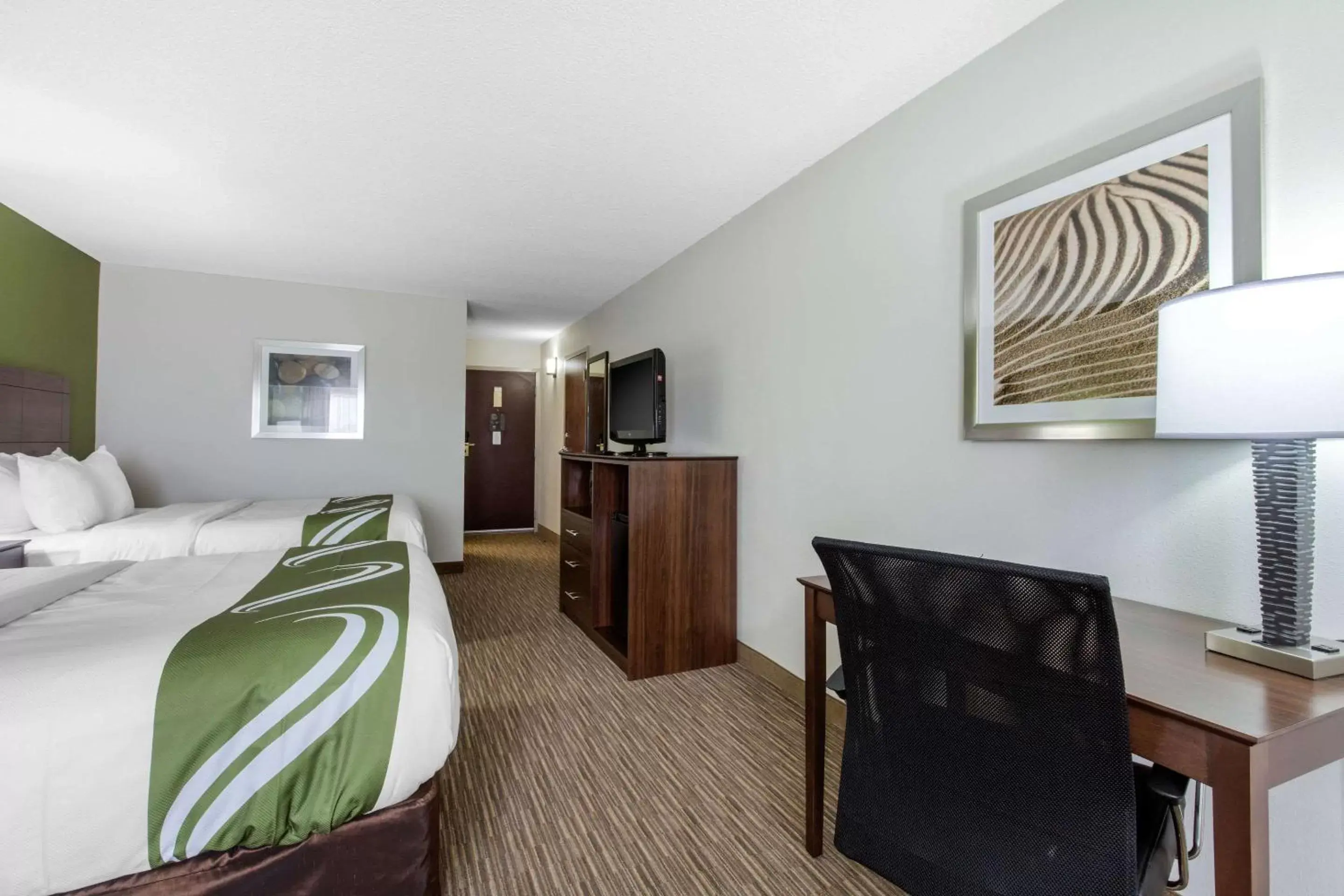 Photo of the whole room, TV/Entertainment Center in Quality Inn & Suites Mountain Home North
