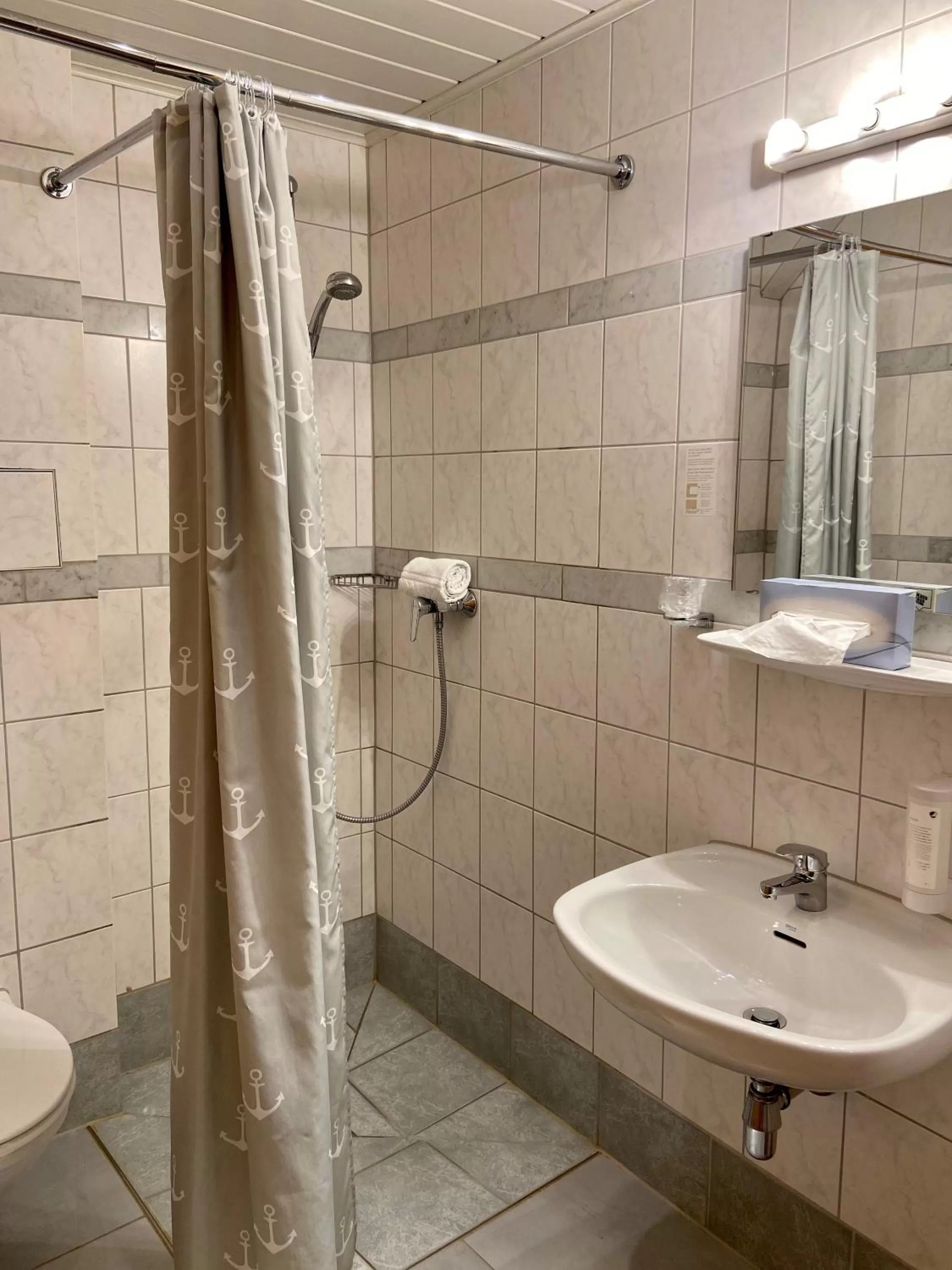 Bathroom in Hotel Bett & Frühstück